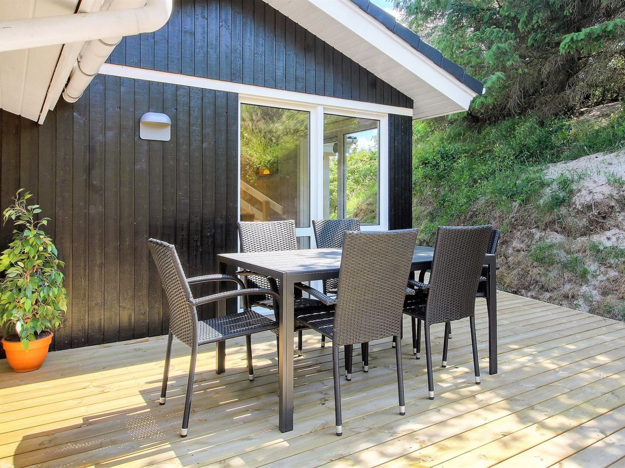 "Sirka" - 200m from the sea-Draußen