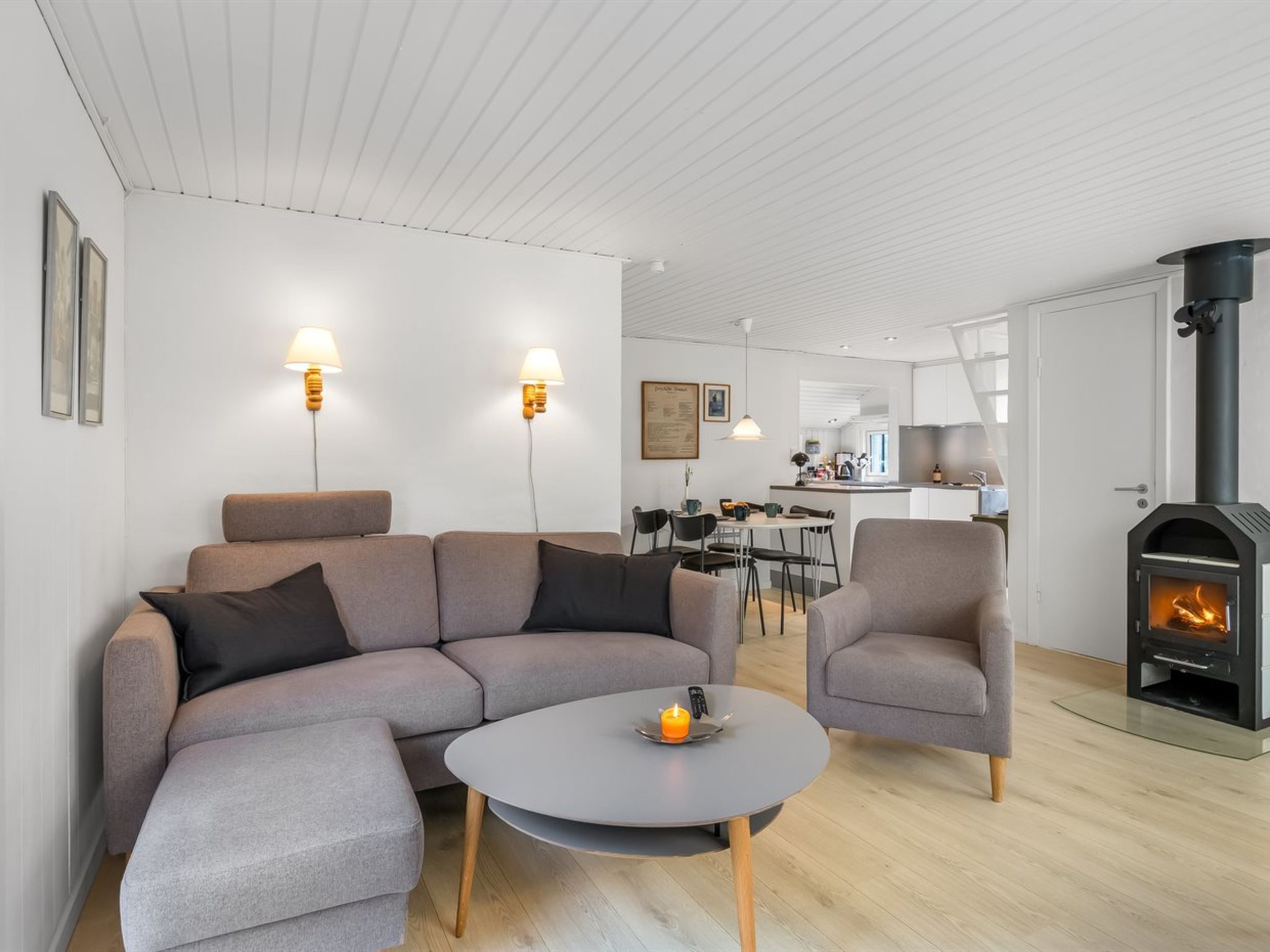 "Eliene" - 500m from the sea - Binnen