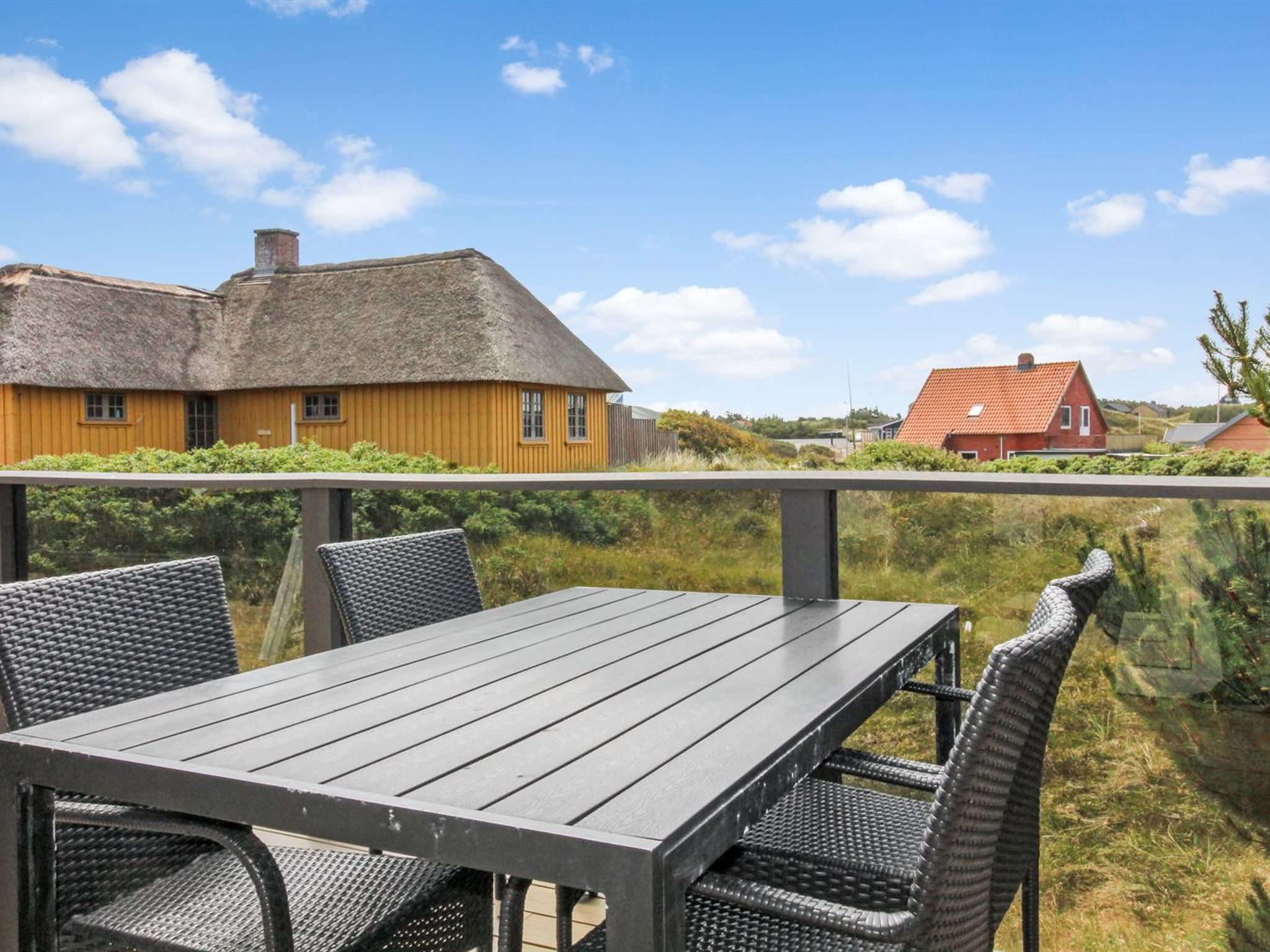 "Josie" - 200m from the sea - Buiten