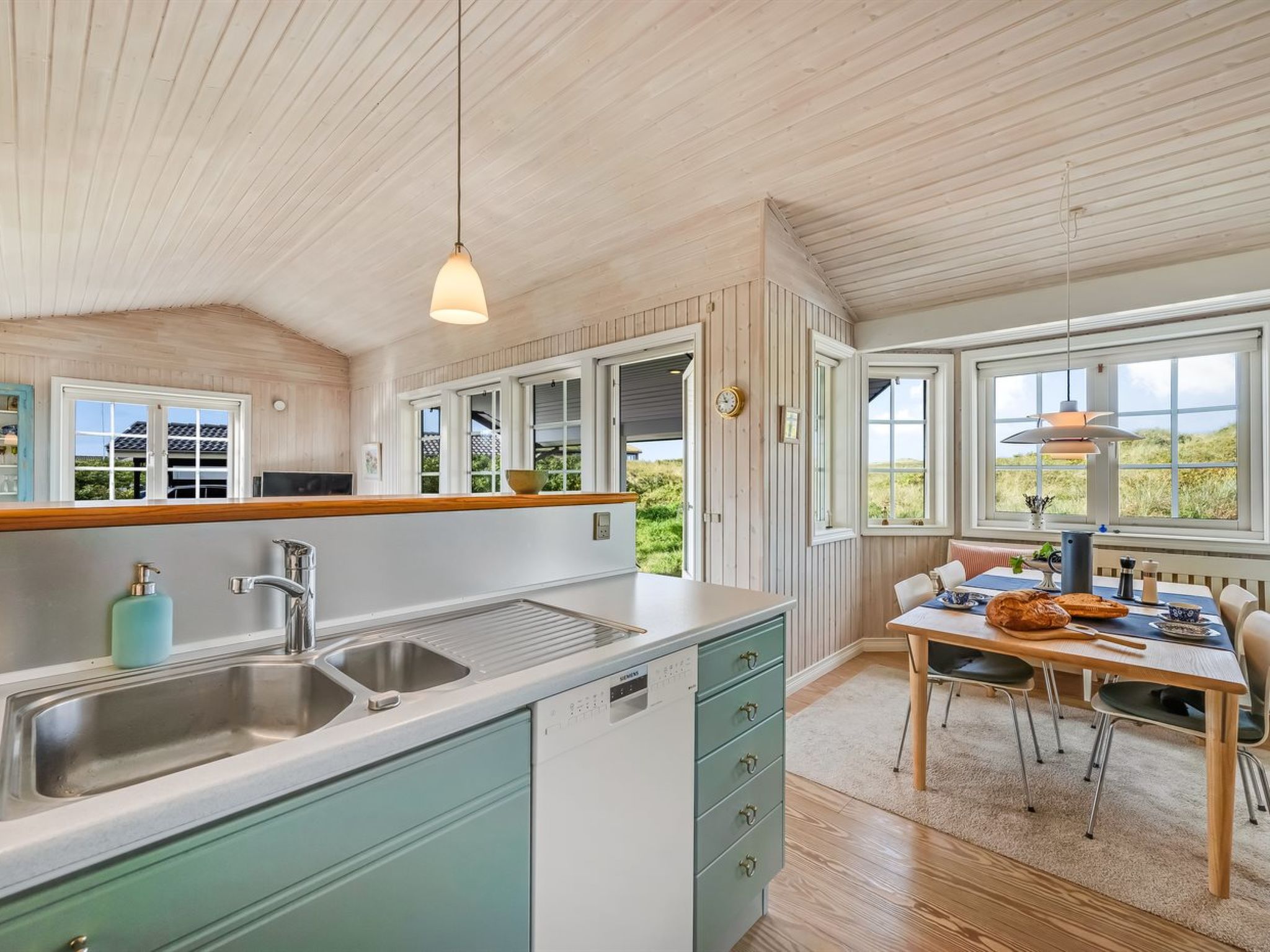"Aise" - 75m from the sea - Binnen