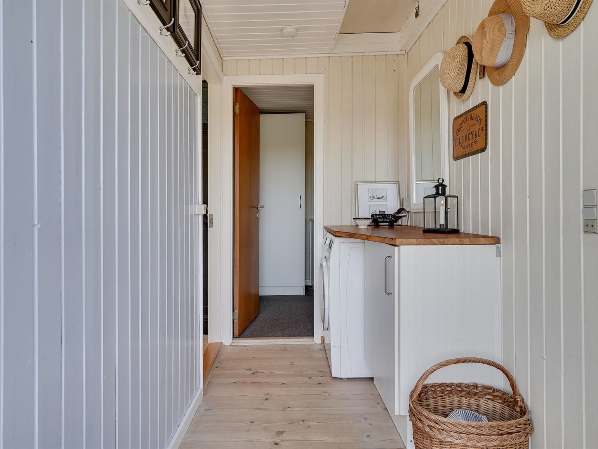 "Erikke" - 300m from the sea - Binnen