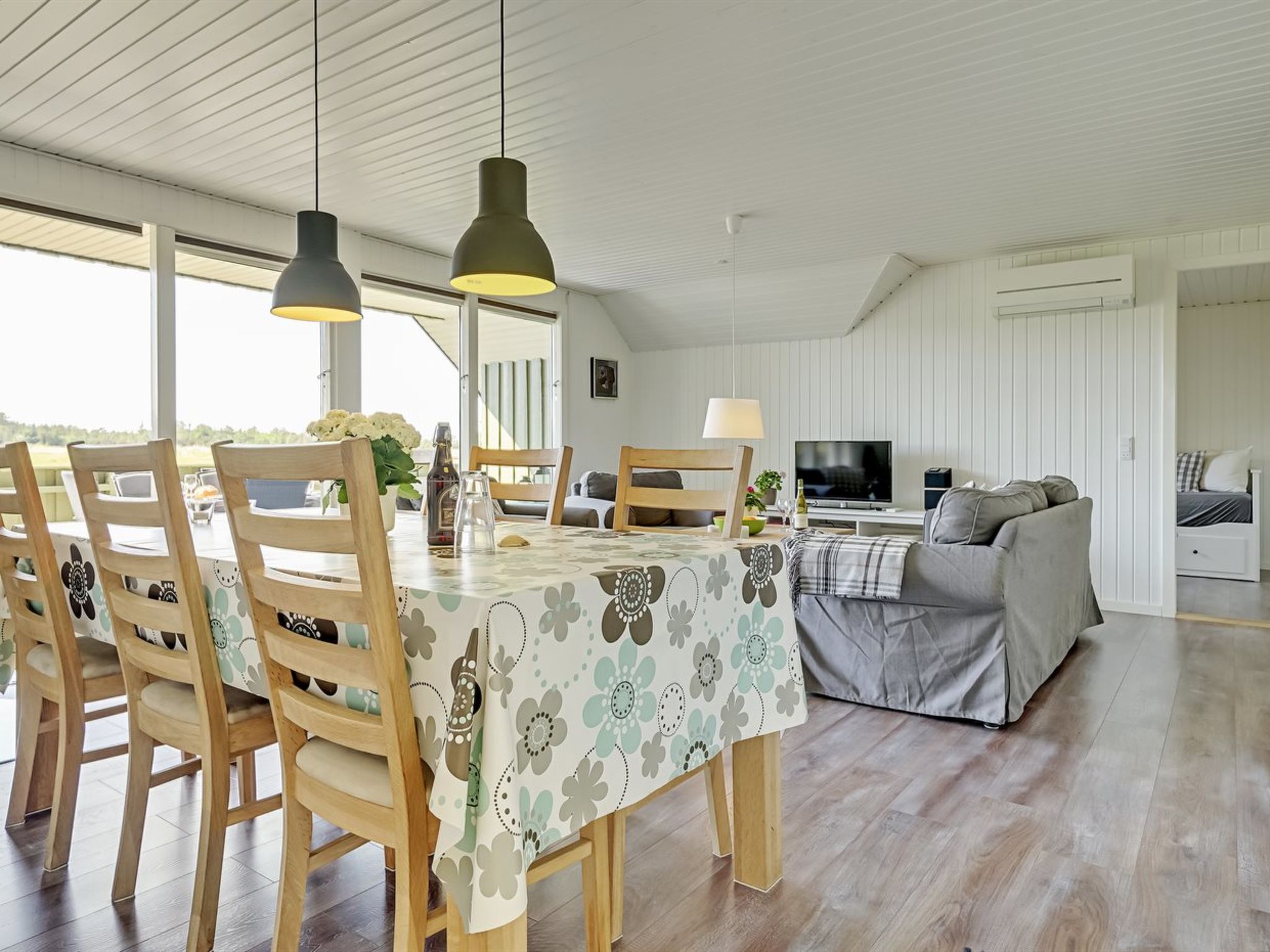 "Brunon" - 1.5km from the sea - Binnen