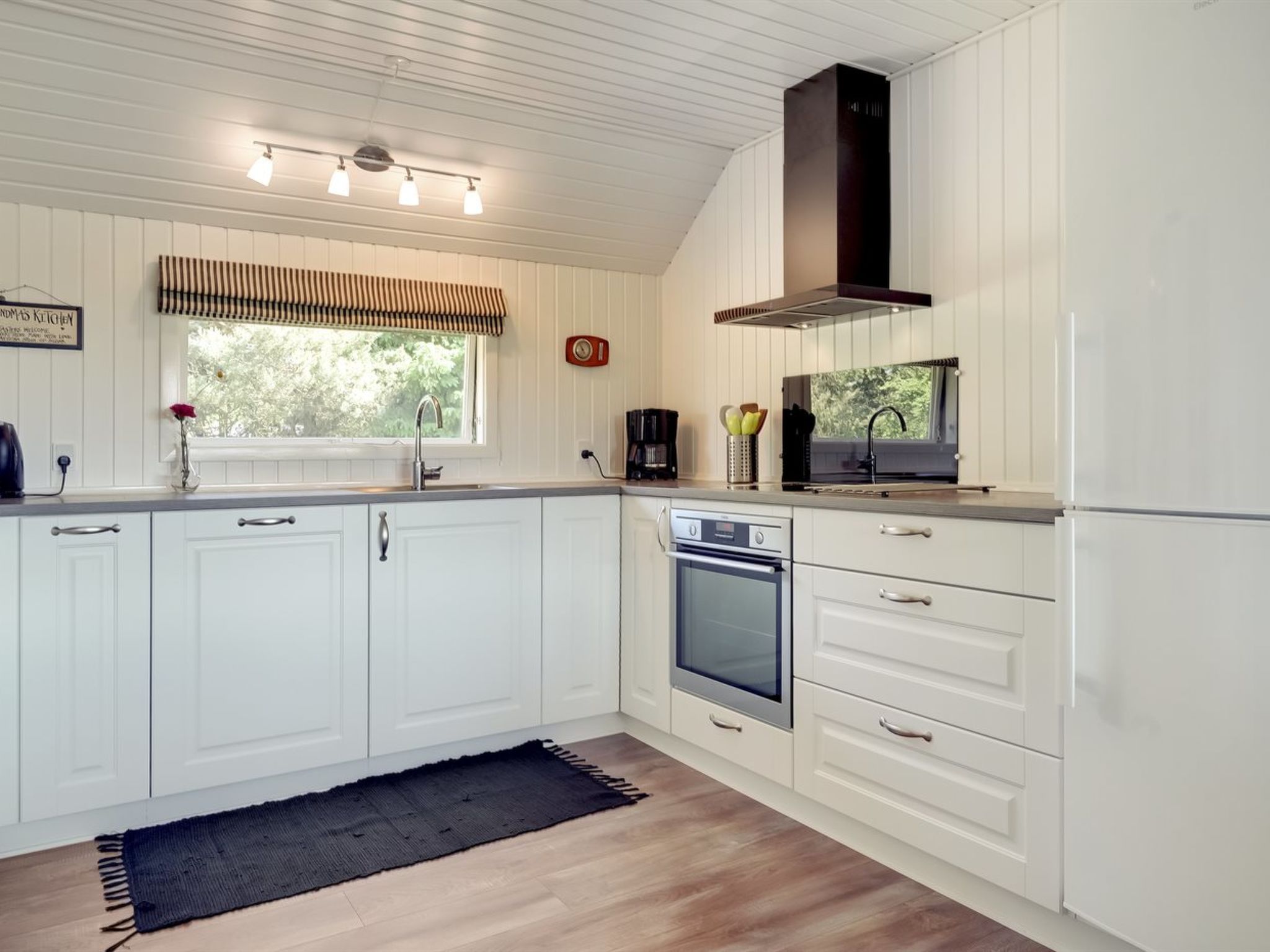 "Brunon" - 1.5km from the sea - Binnen