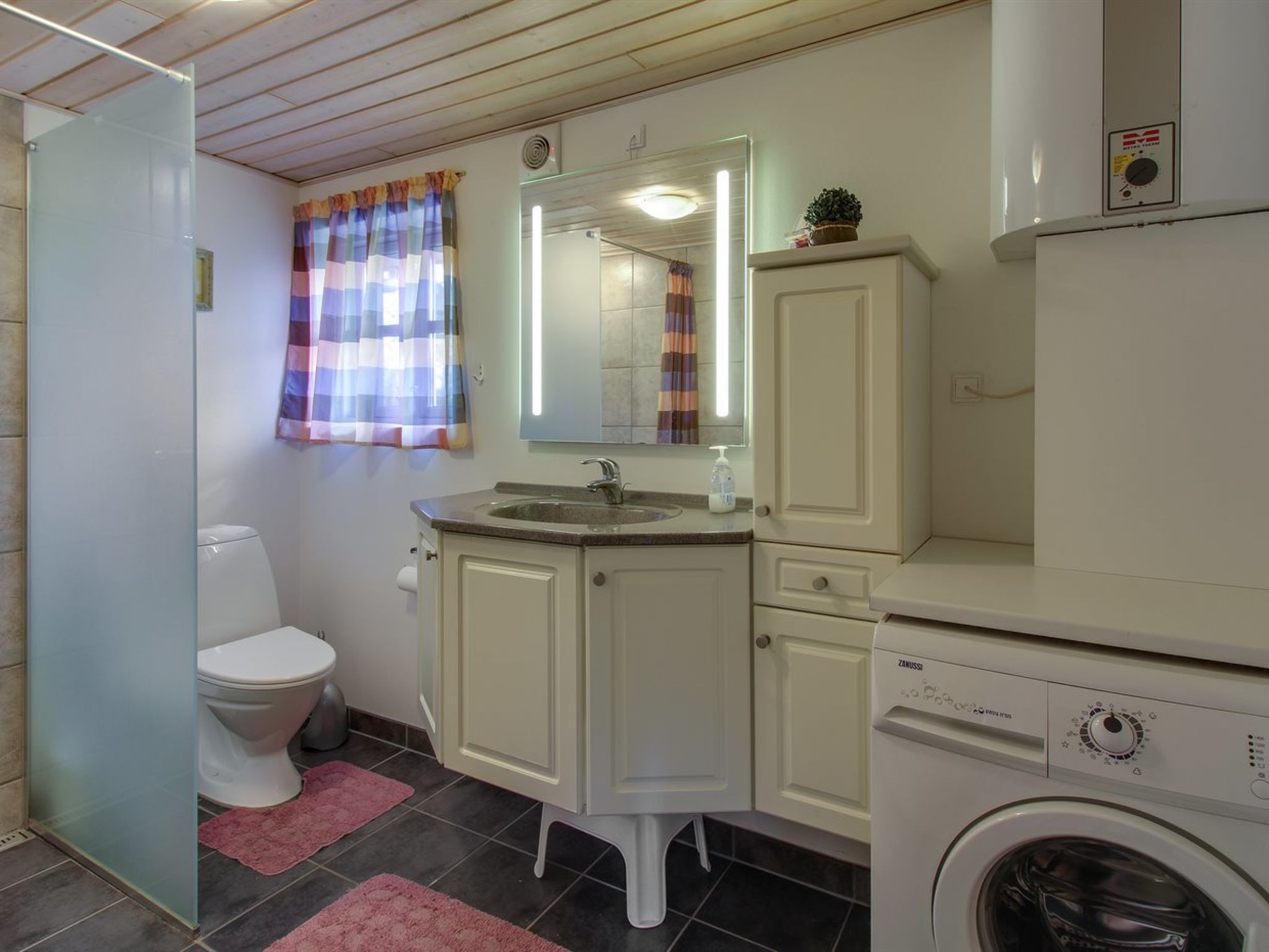 "Marja" - 1.3km from the sea - Binnen