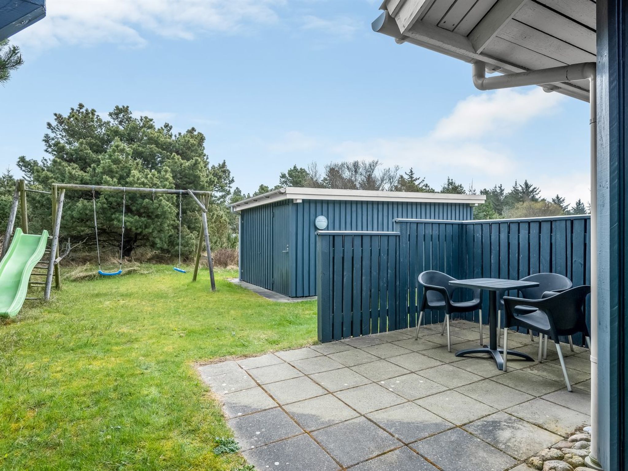 "Dines" - 1km from the sea