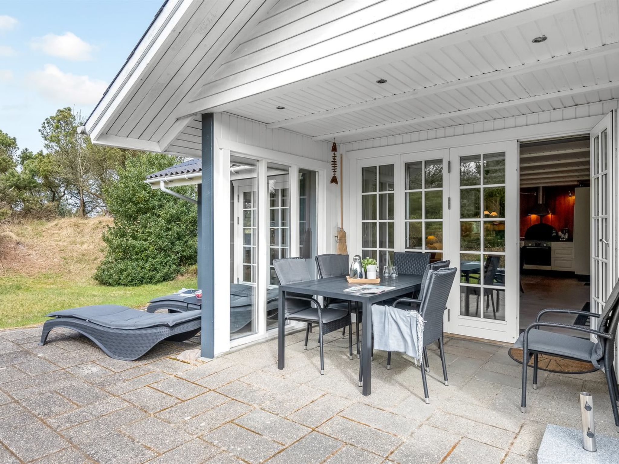 "Dines" - 1km from the sea