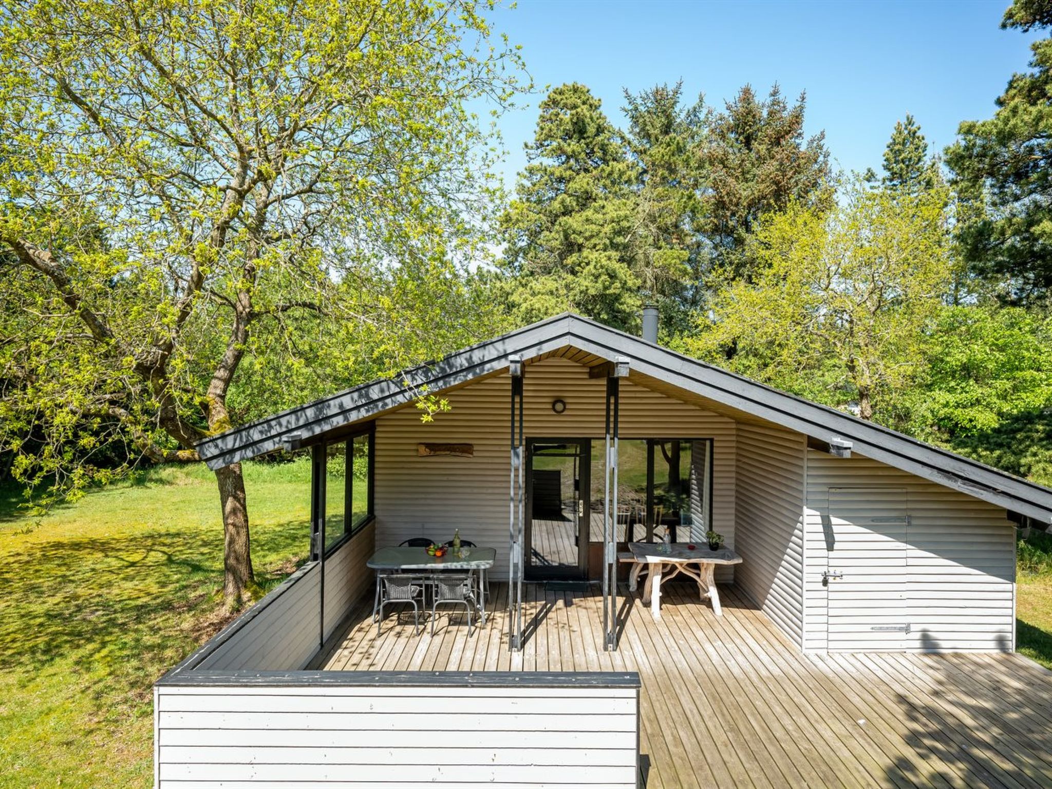 "Borghild" - 1.5km from the sea - Outside