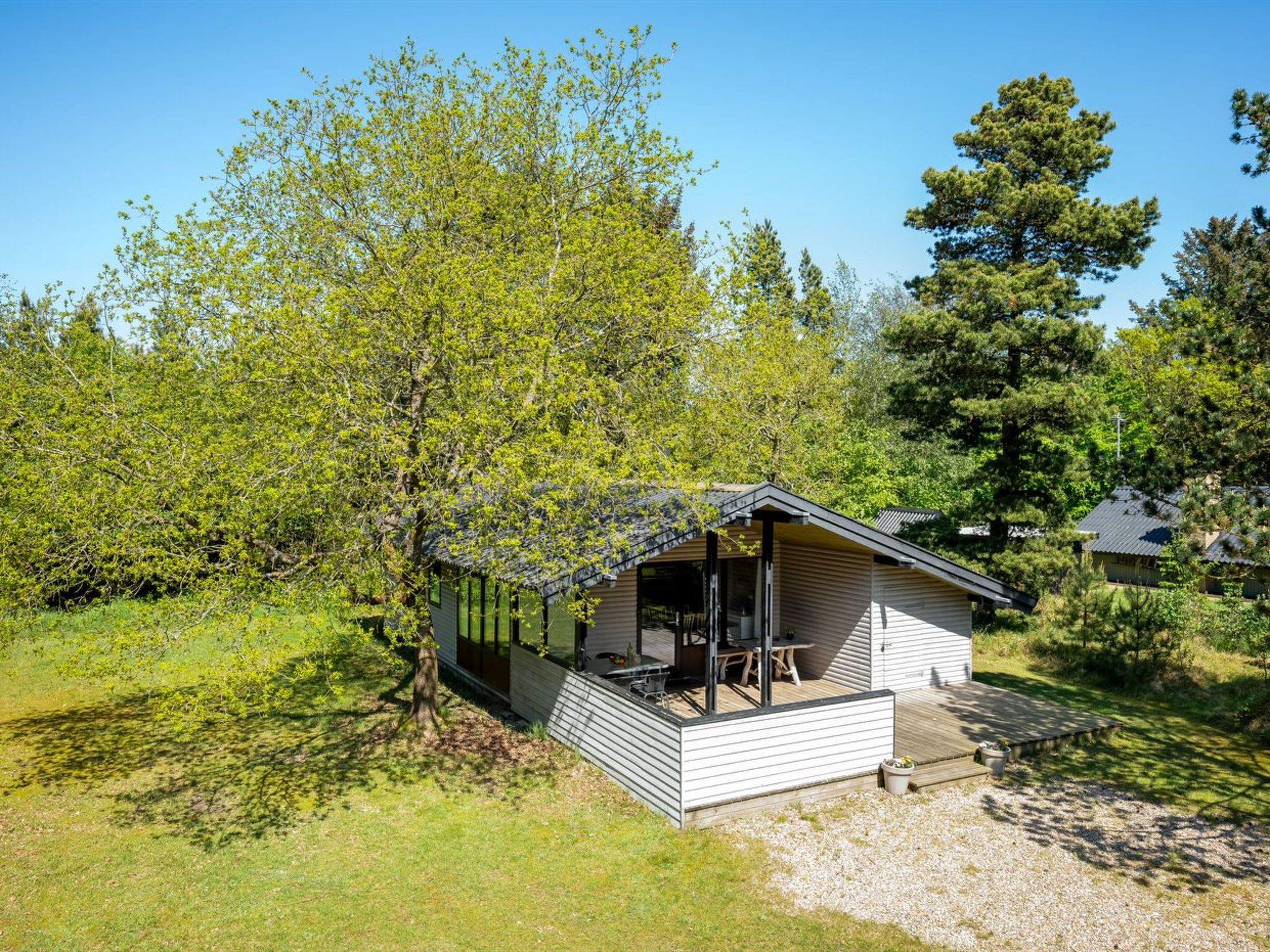 "Borghild" - 1.5km from the sea - Outside