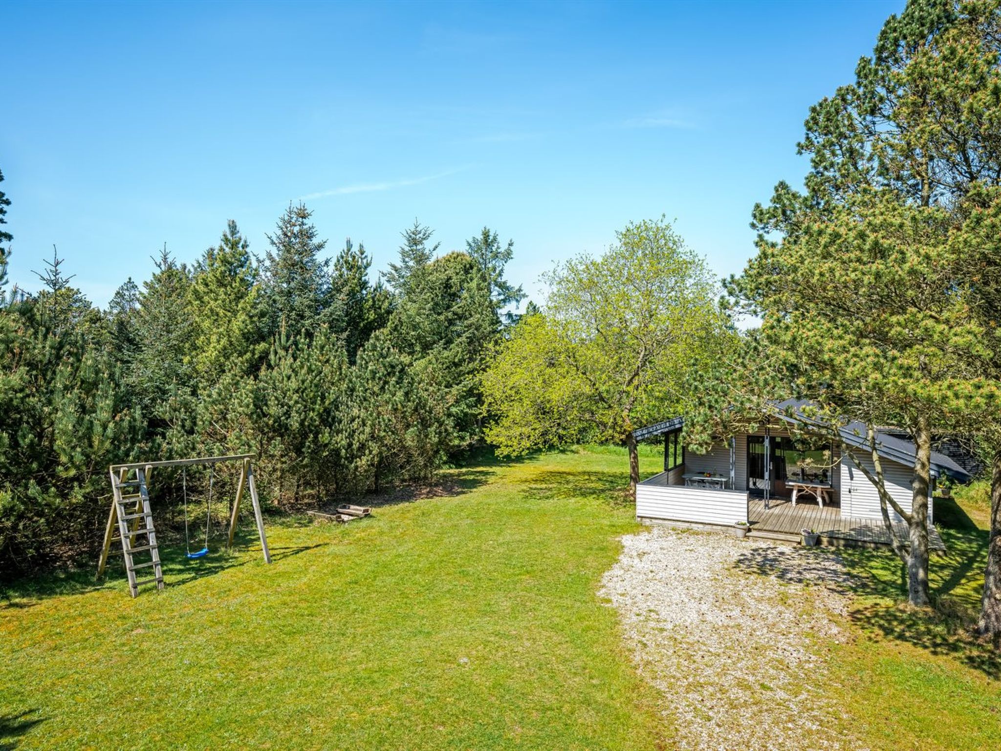 "Borghild" - 1.5km from the sea - Outside
