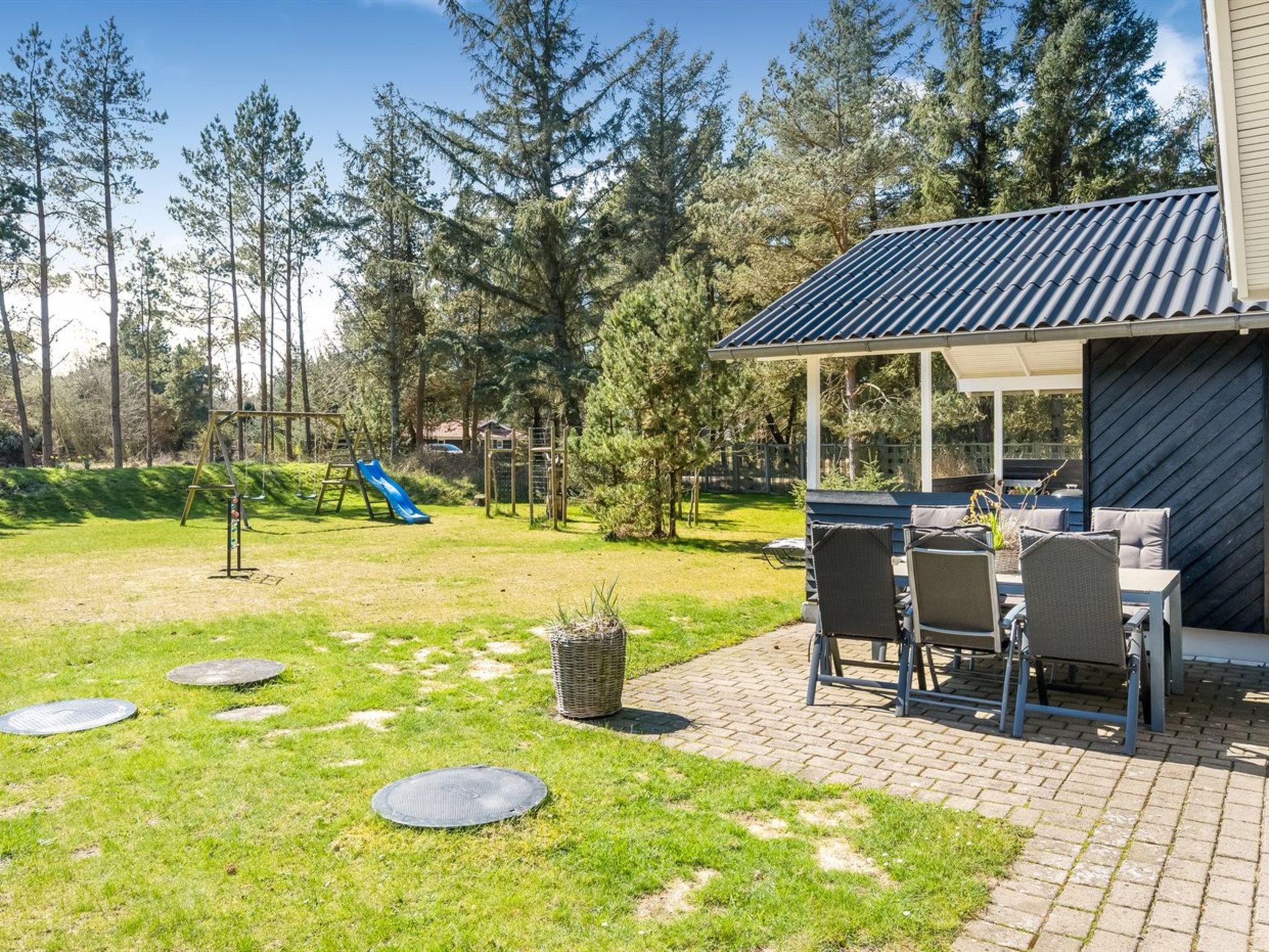 "Sora" - 2km from the sea