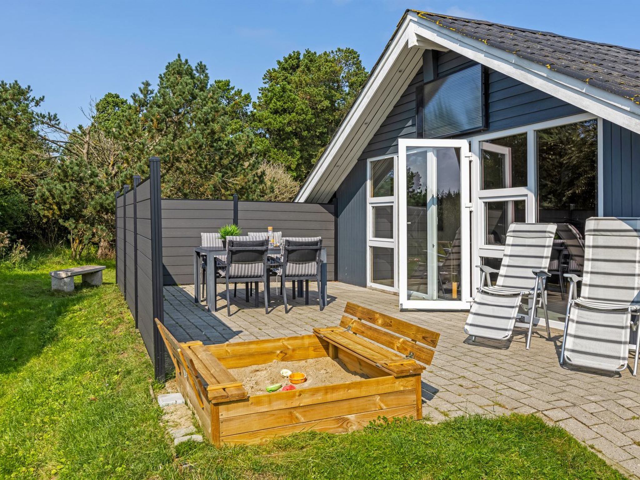 "Sanelma" - 900m from the sea - Buiten