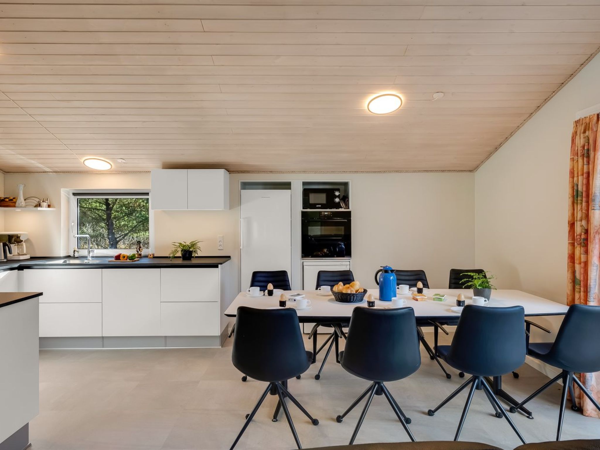 "Tascha" - 1.5km from the sea - Binnen