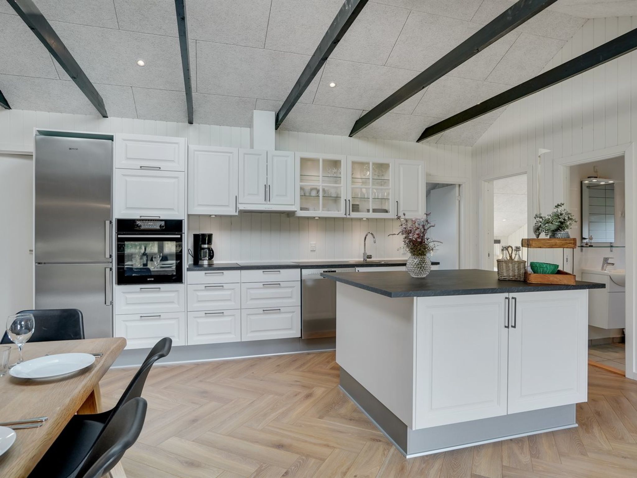 "Ellenora" - 1km from the sea - Binnen