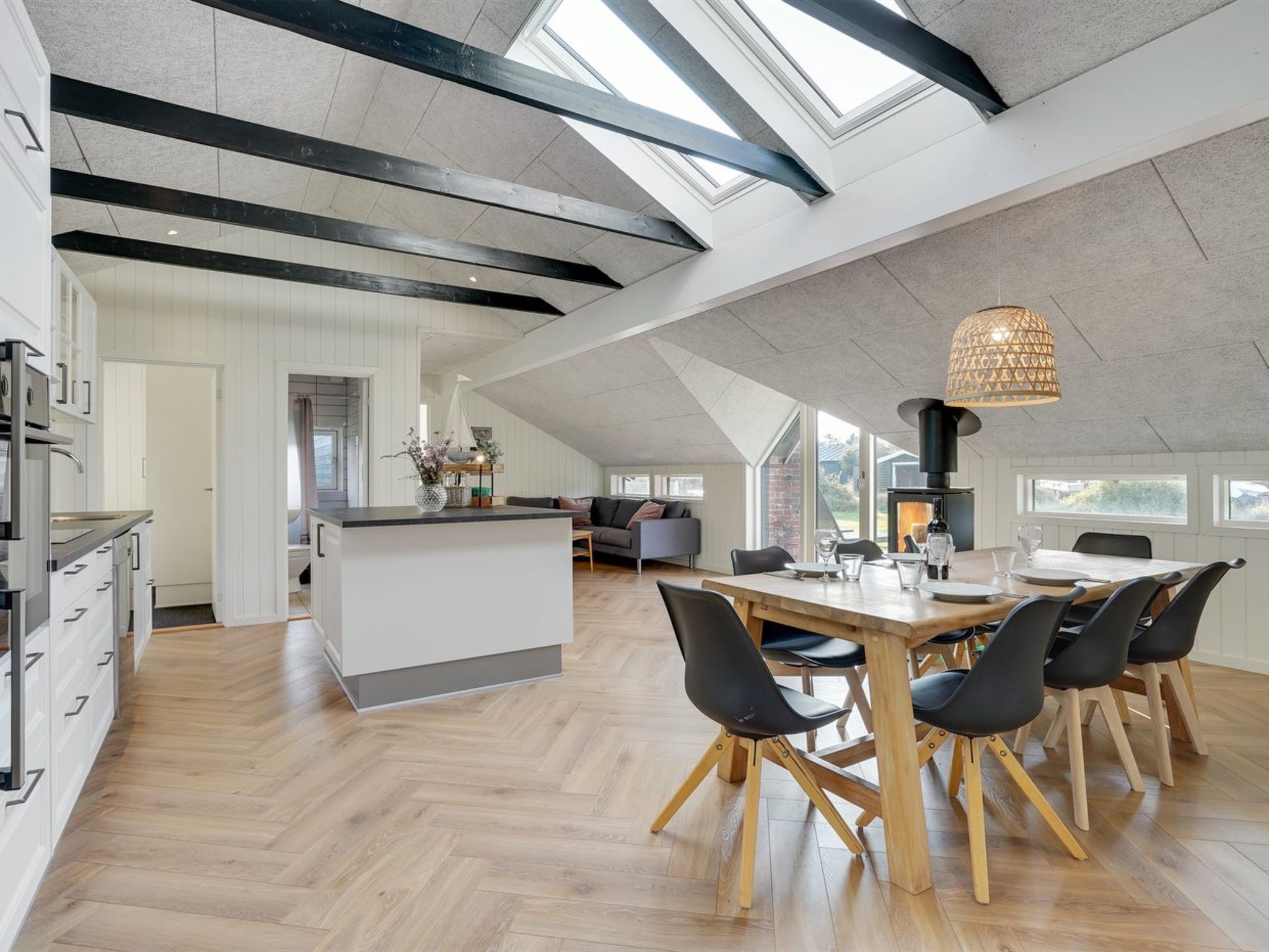 "Ellenora" - 1km from the sea-Binnen