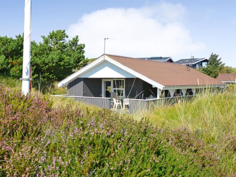 Vakantiehuis op 700m van zee in Vejers Strand met sauna in Vejers Strand