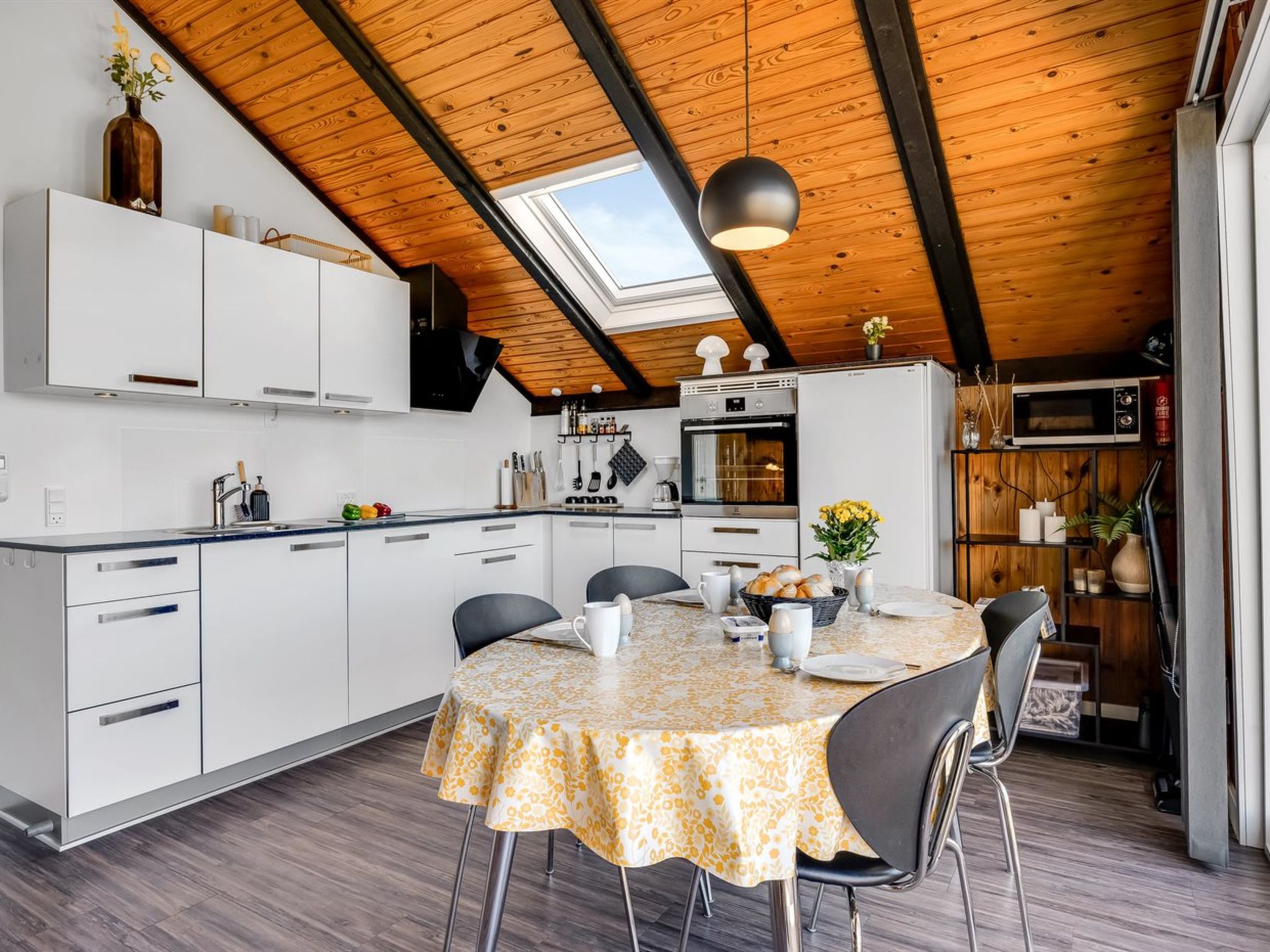 "Agnesa" - 1.5km from the sea - Binnen