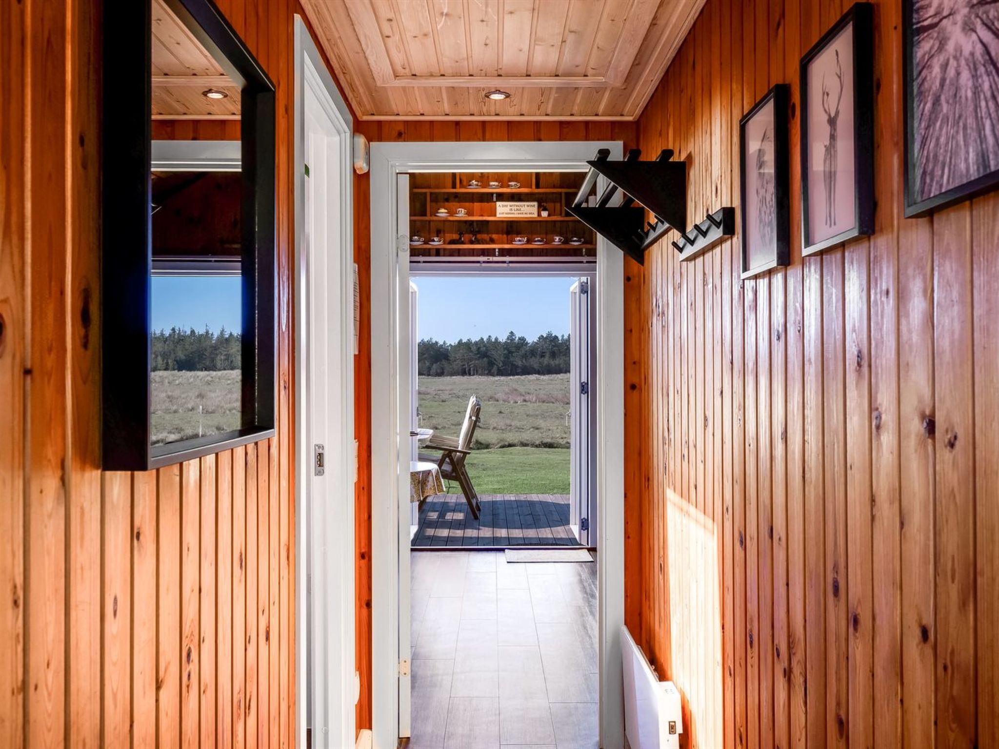 "Agnesa" - 1.5km from the sea - Binnen