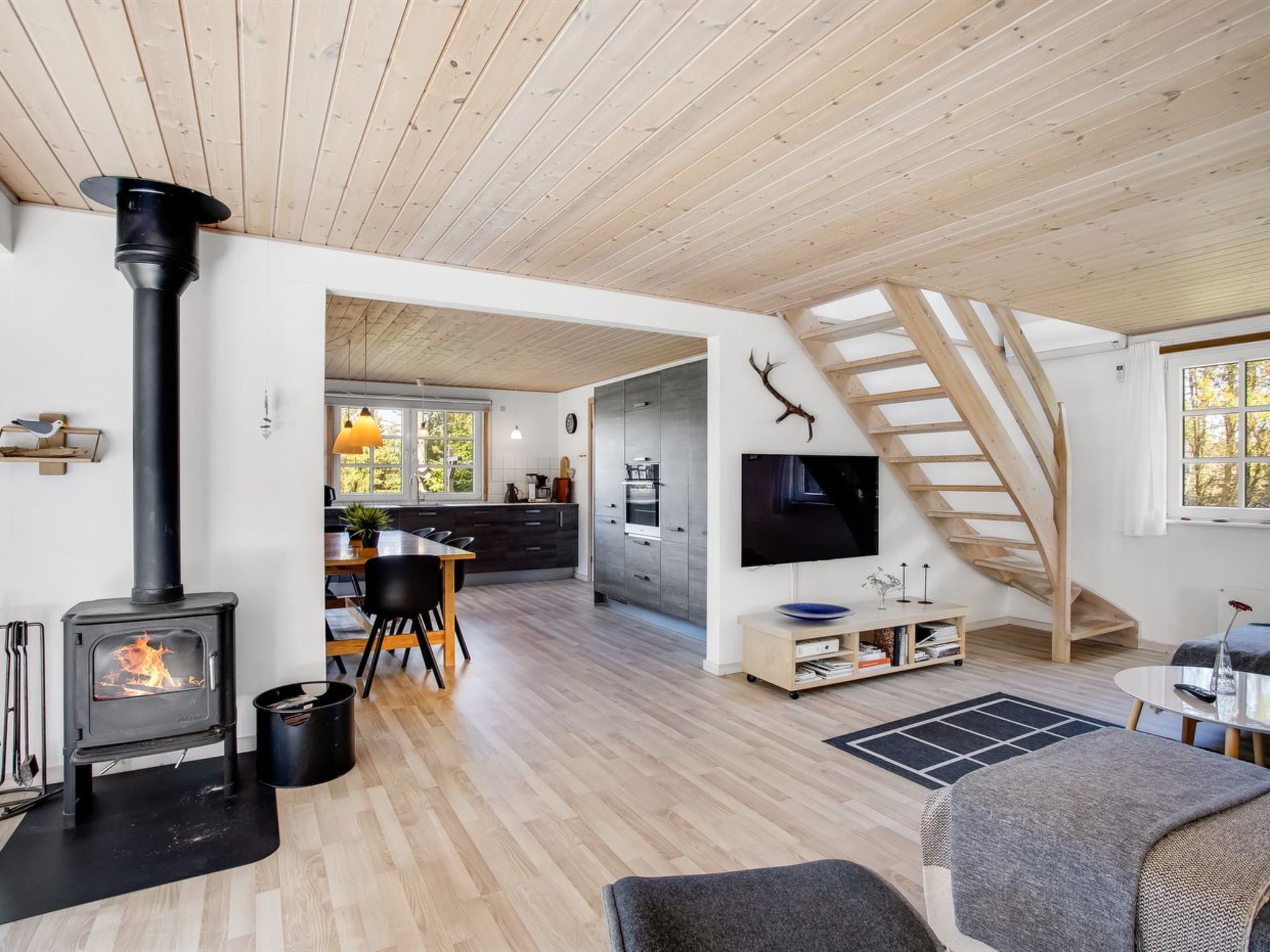 "Laila" - 1.2km from the sea - Binnen