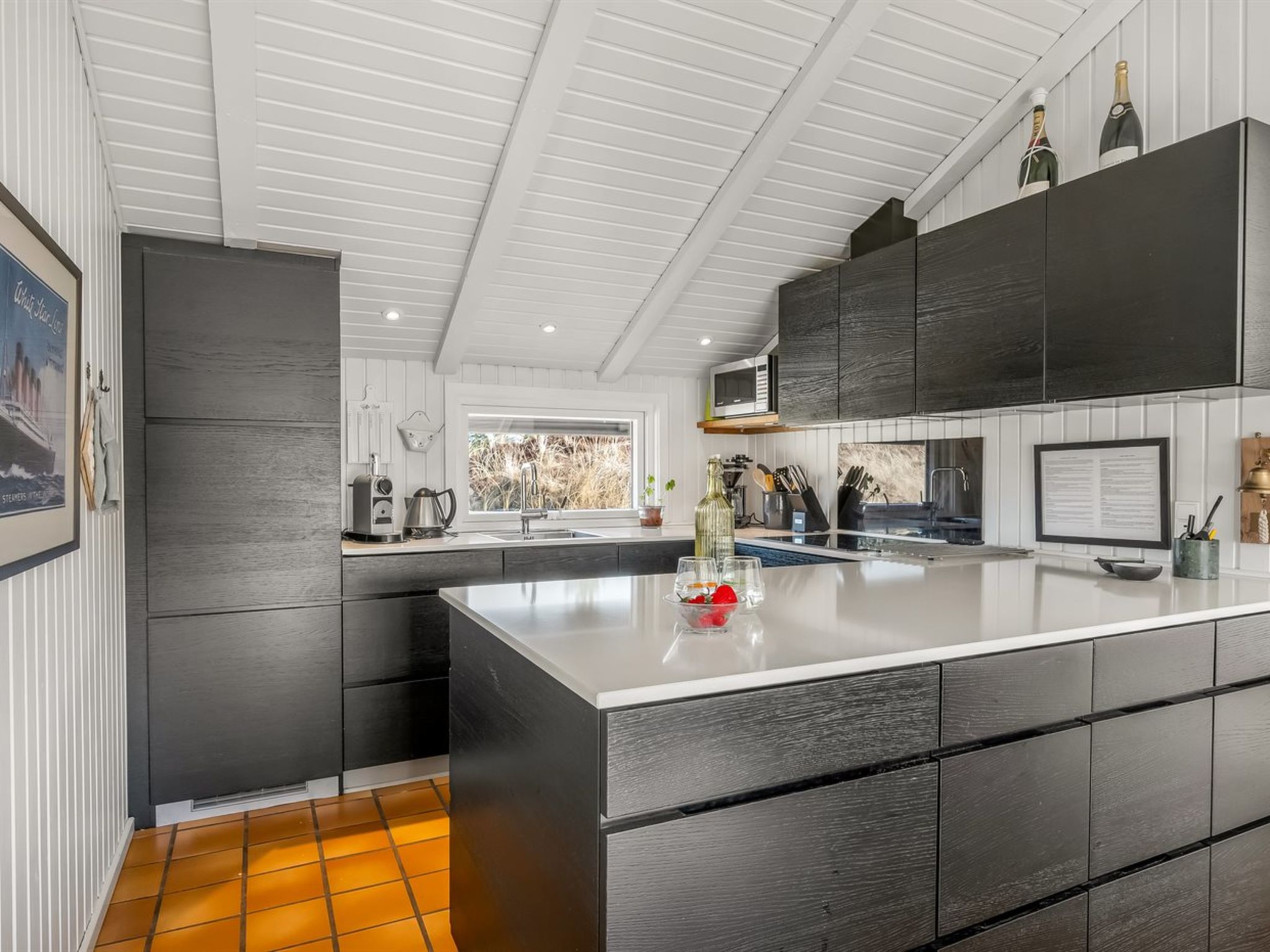 "Emin" - 700m from the sea - Binnen