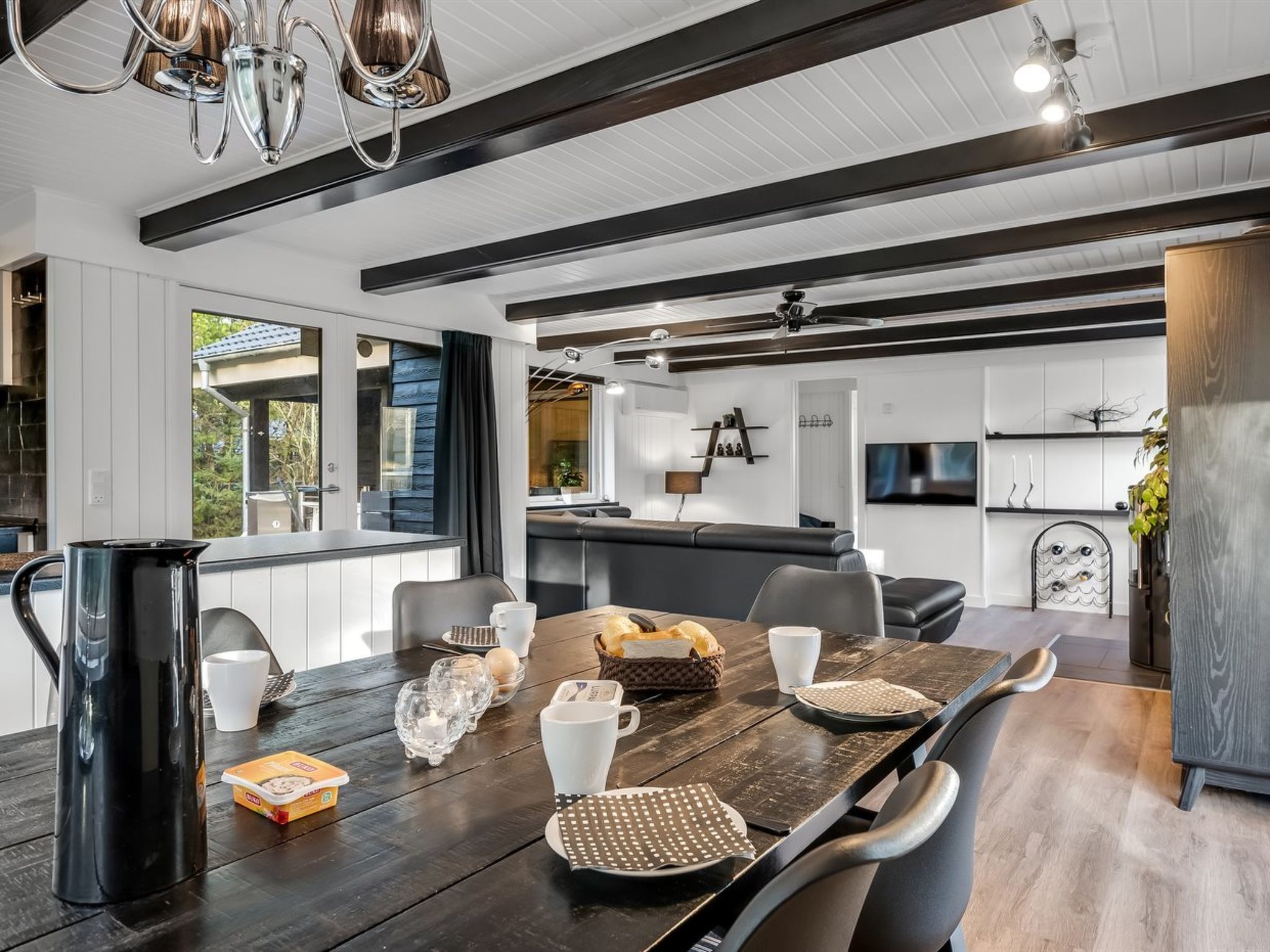 "Juditha" - 750m from the sea-Binnen