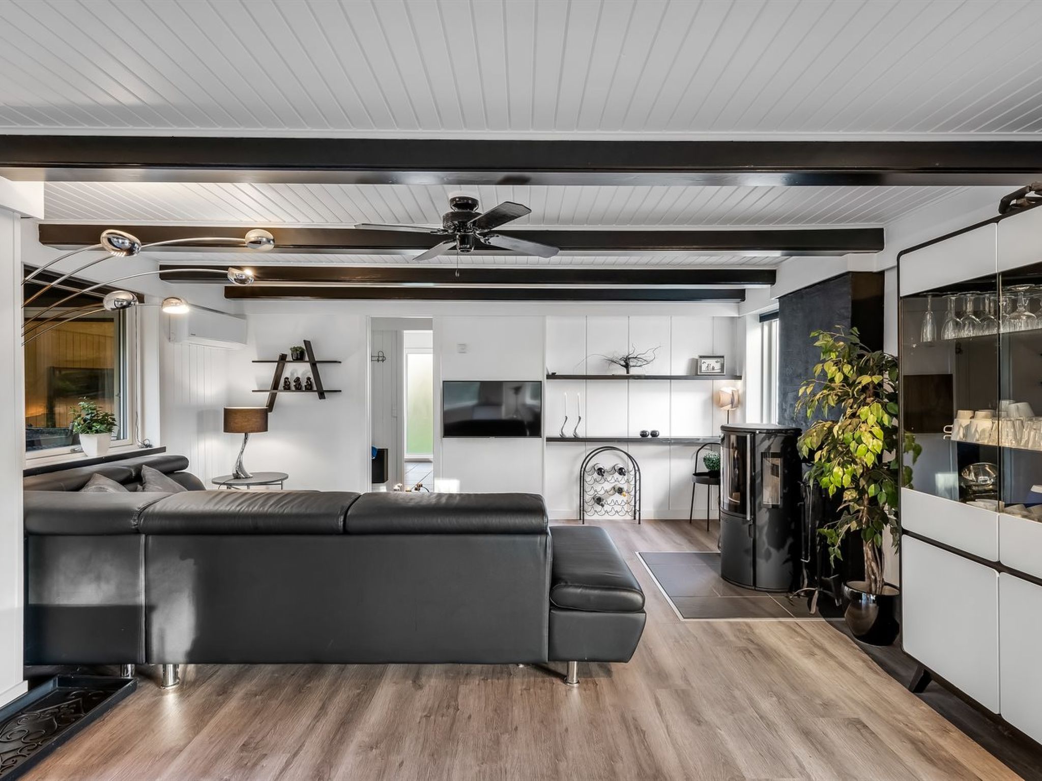 "Juditha" - 750m from the sea-Binnen