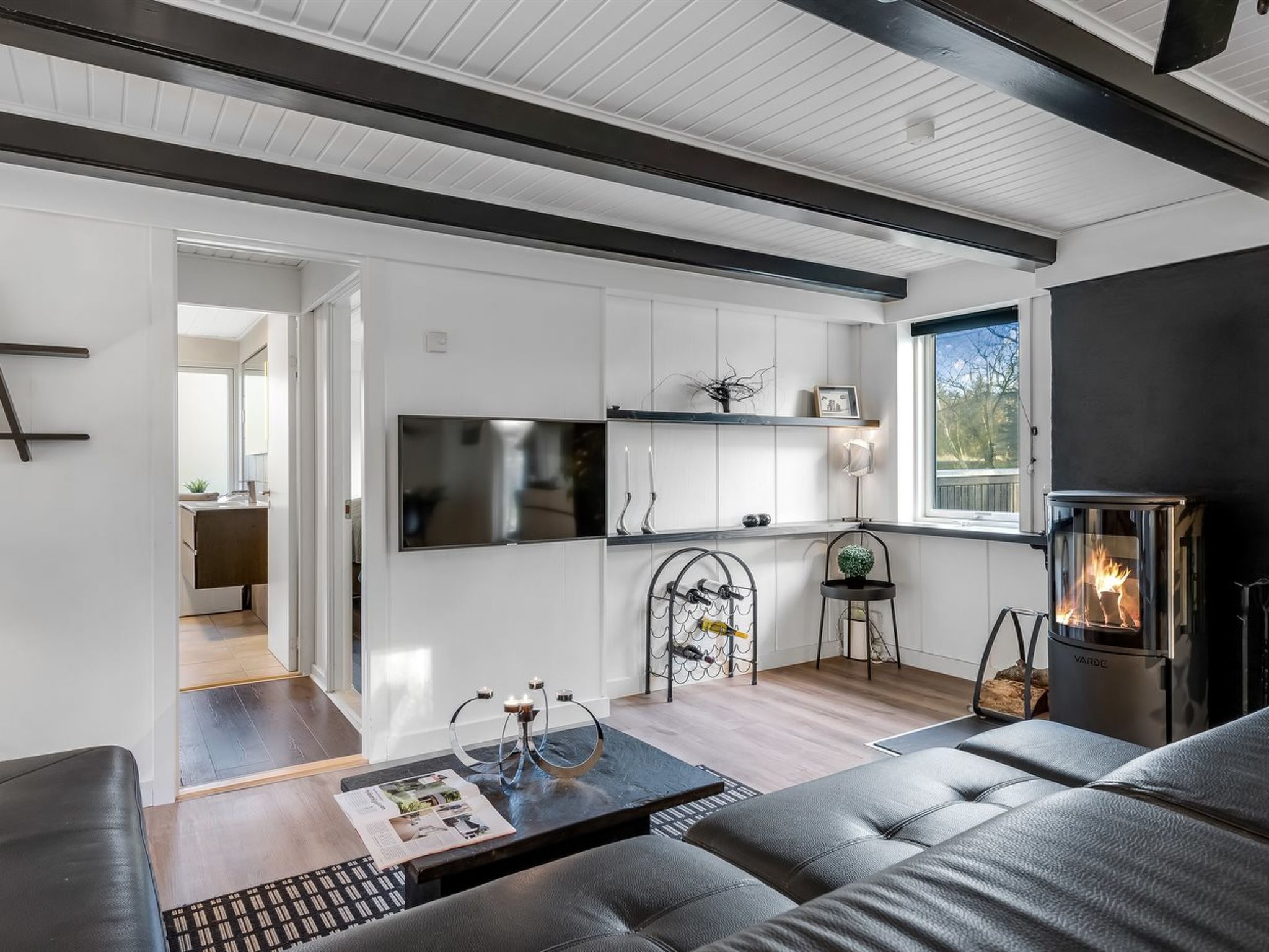 "Juditha" - 750m from the sea-Binnen