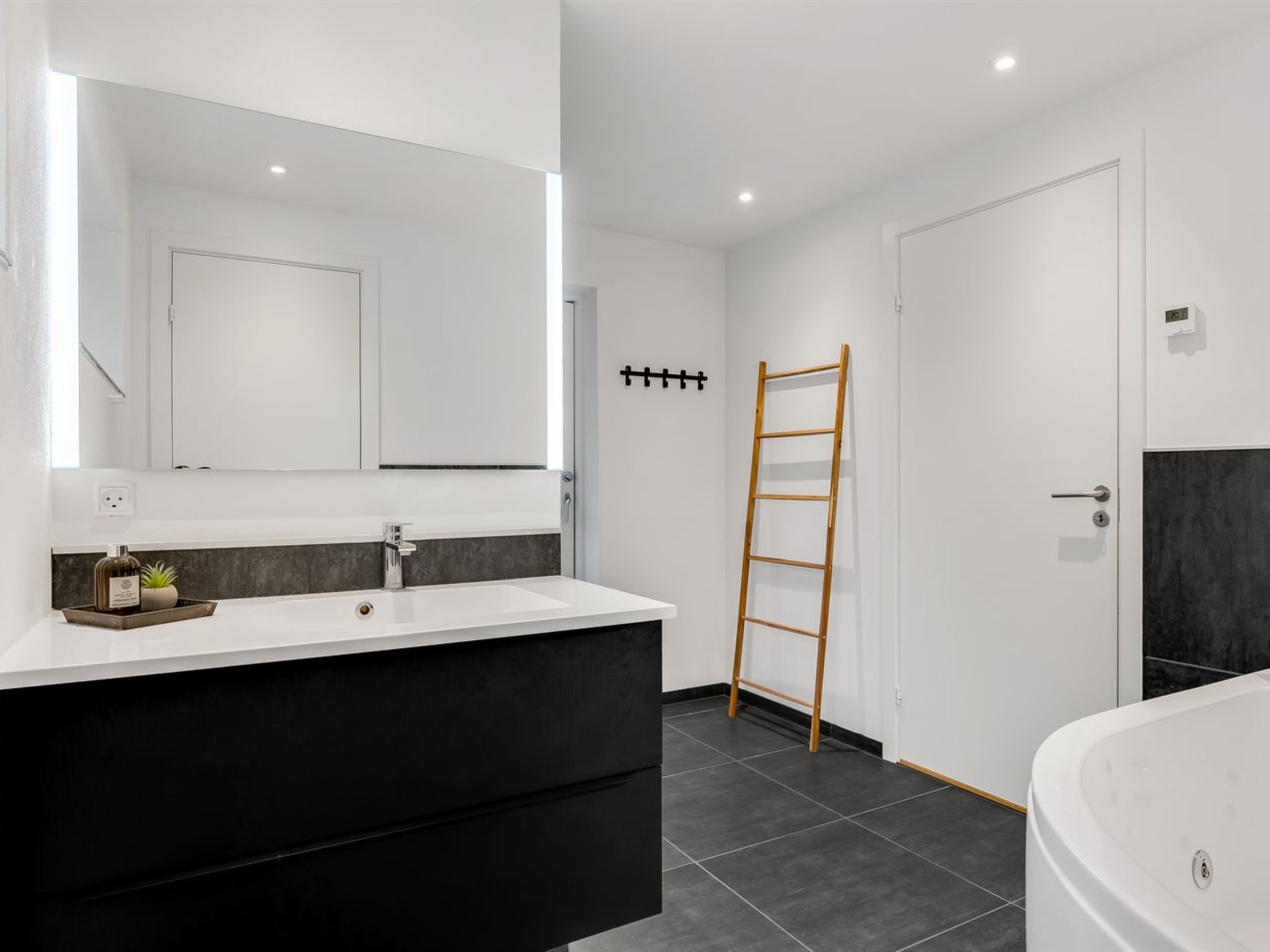 "Locan" - 1.2km from the sea-Binnen