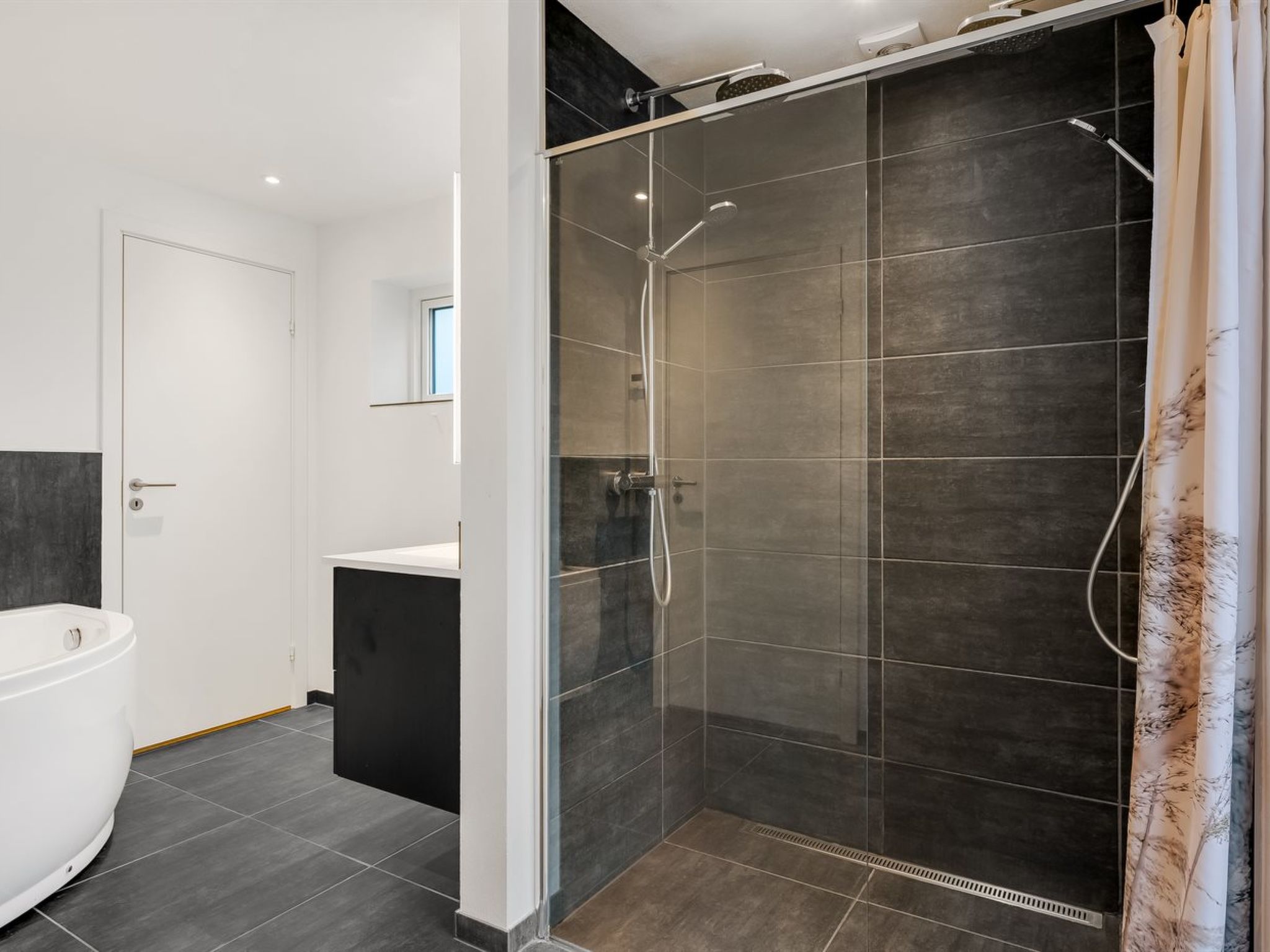 "Locan" - 1.2km from the sea