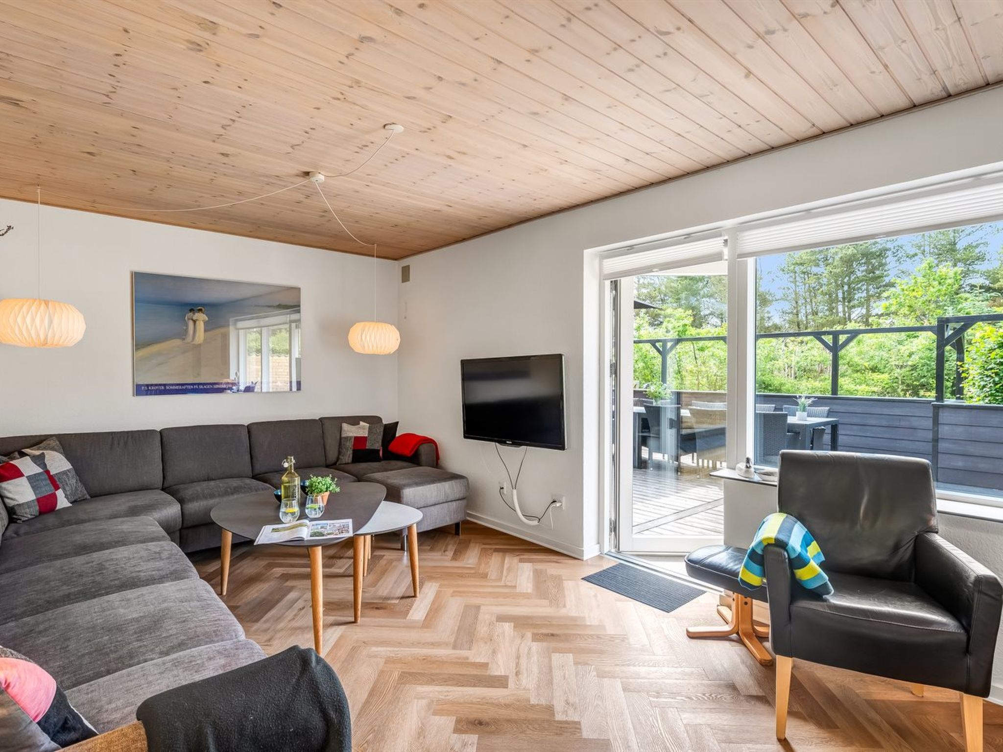 "Lavrans" - 2.5km from the sea - Binnen