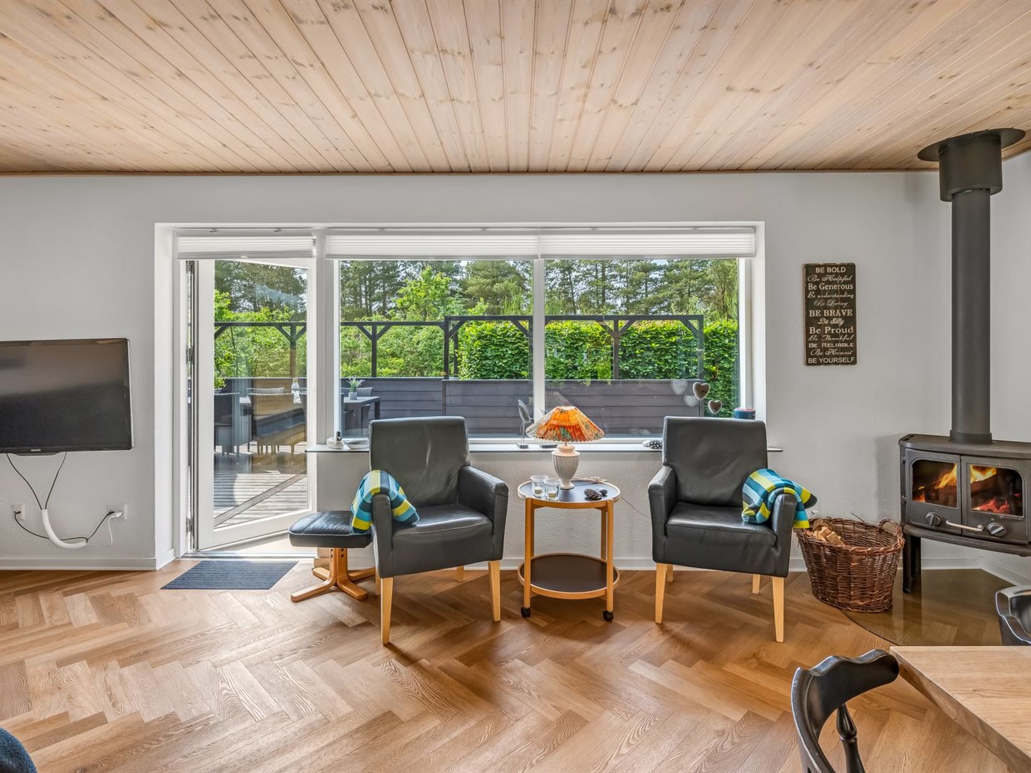 "Lavrans" - 2.5km from the sea - Binnen