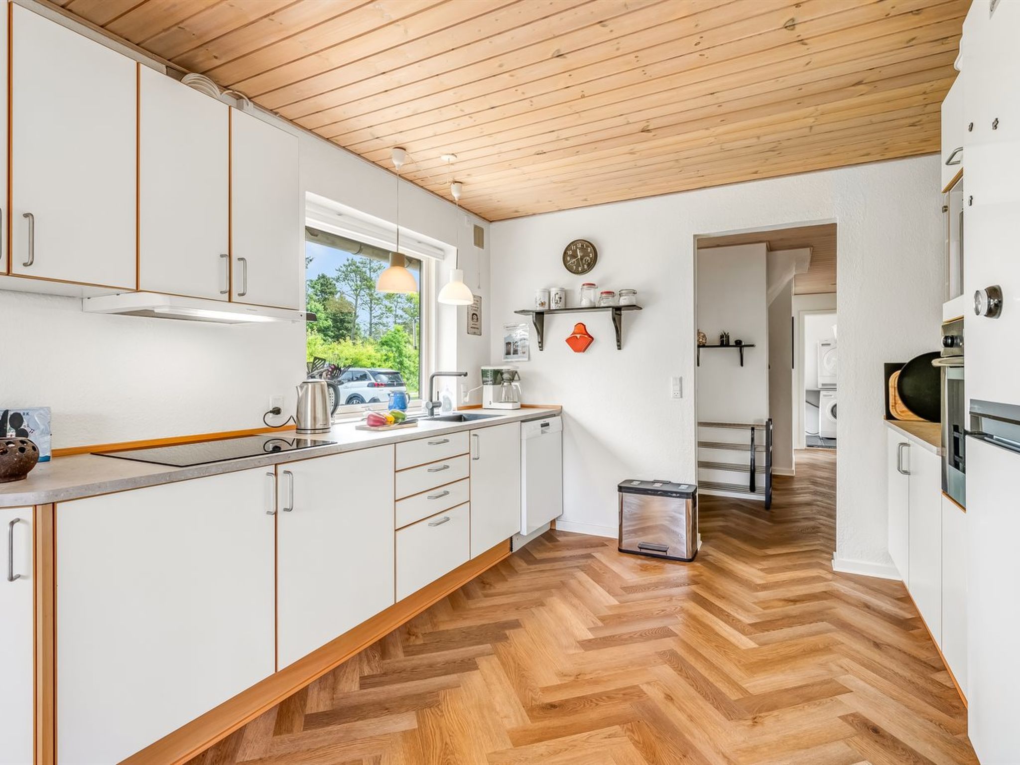 "Lavrans" - 2.5km from the sea - Binnen