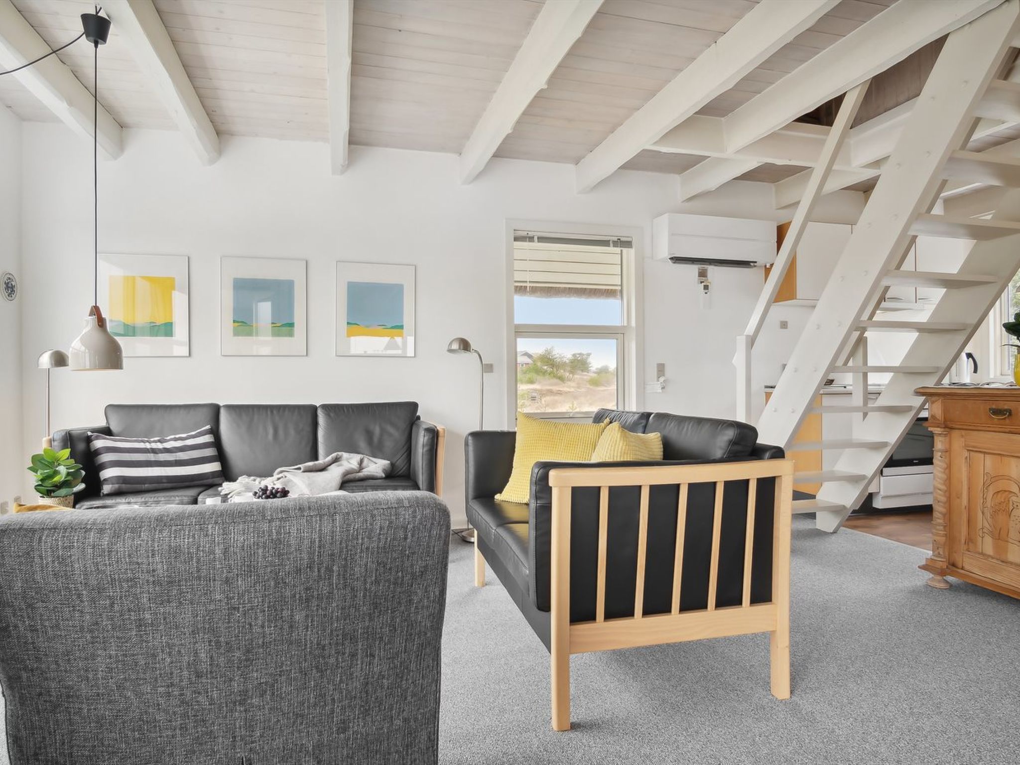 "Andrine" - 700m from the sea - Binnen