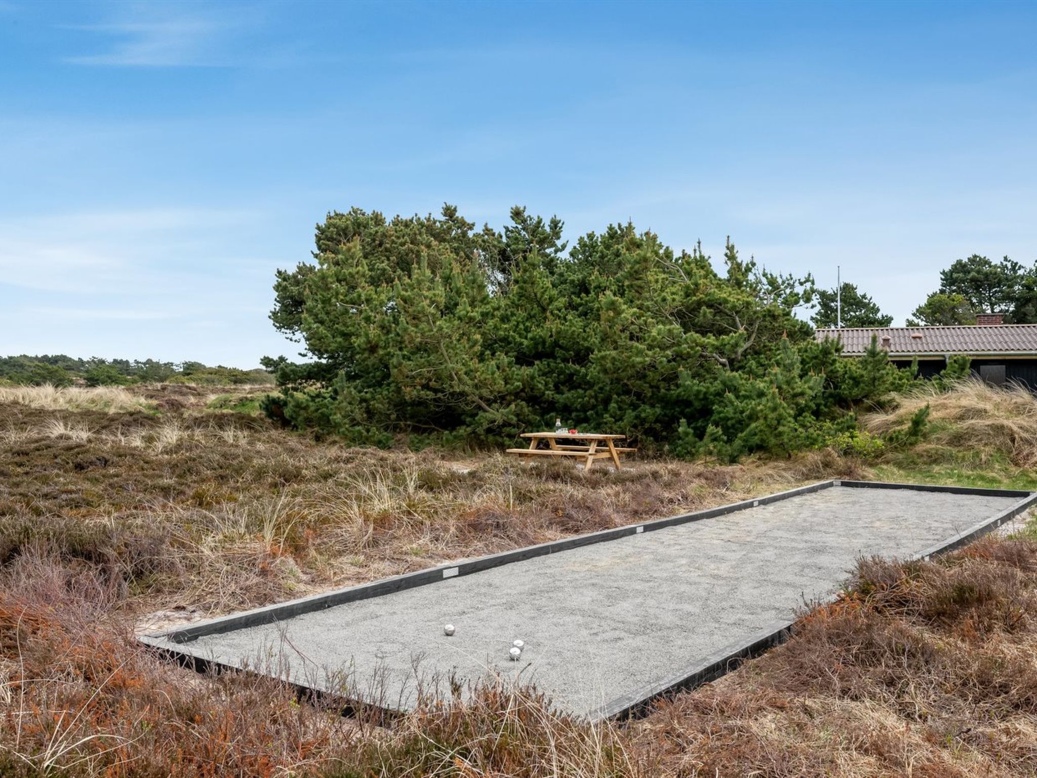 "Thrugils" - 500m from the sea