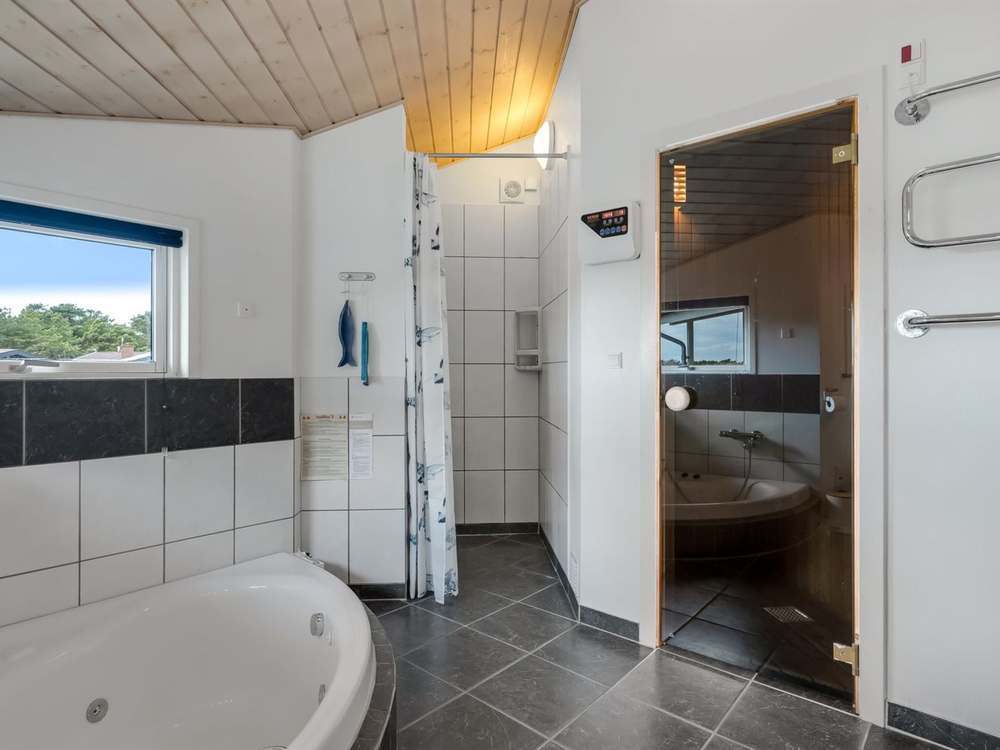 "Thrugils" - 500m from the sea - Binnen