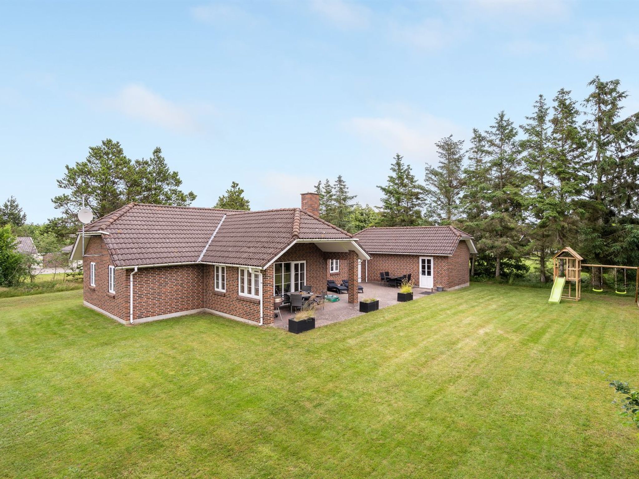 "Hjalmsvider" - 1km from the sea