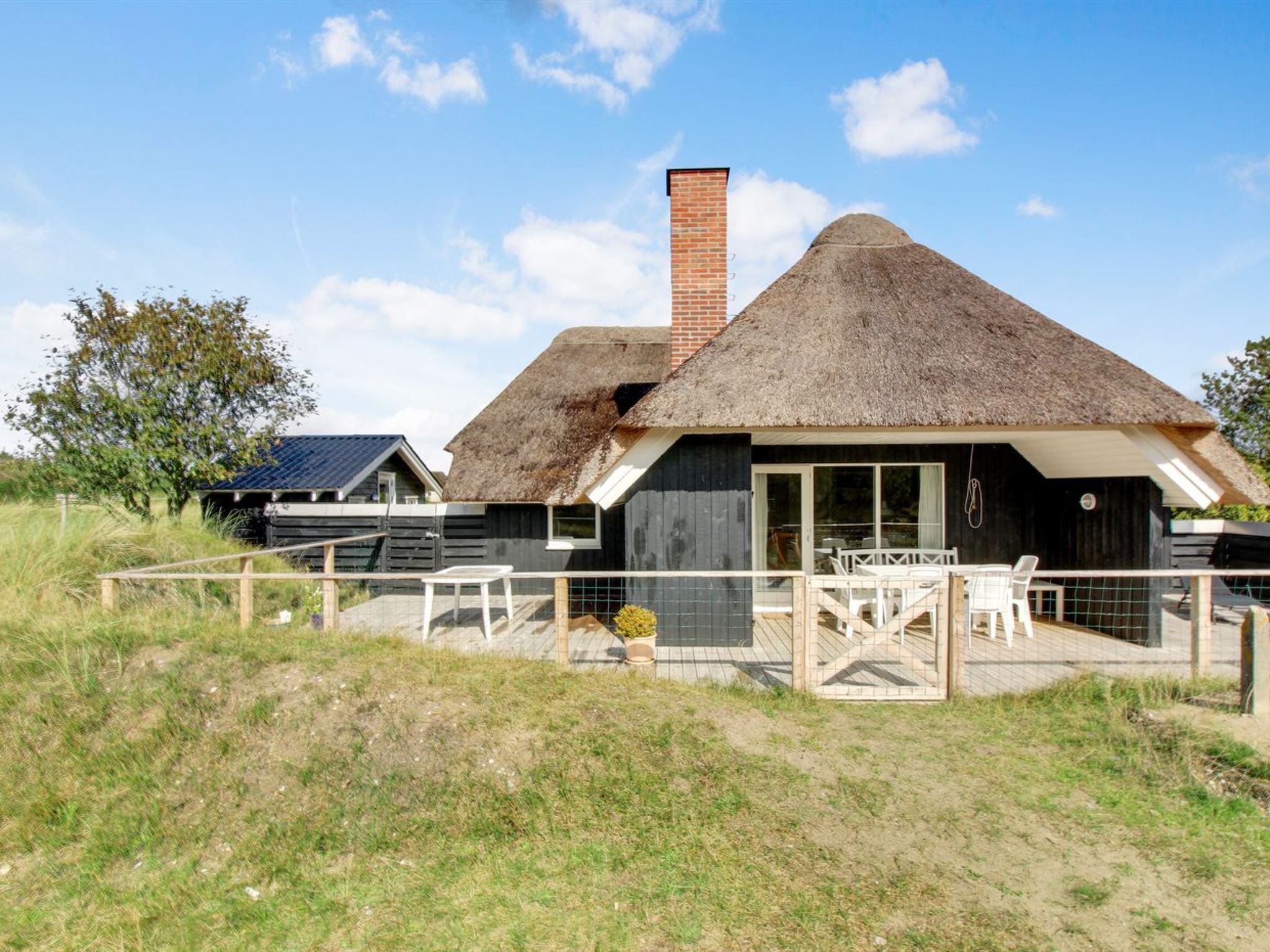 "Annli" - 1.5km from the sea - Outside