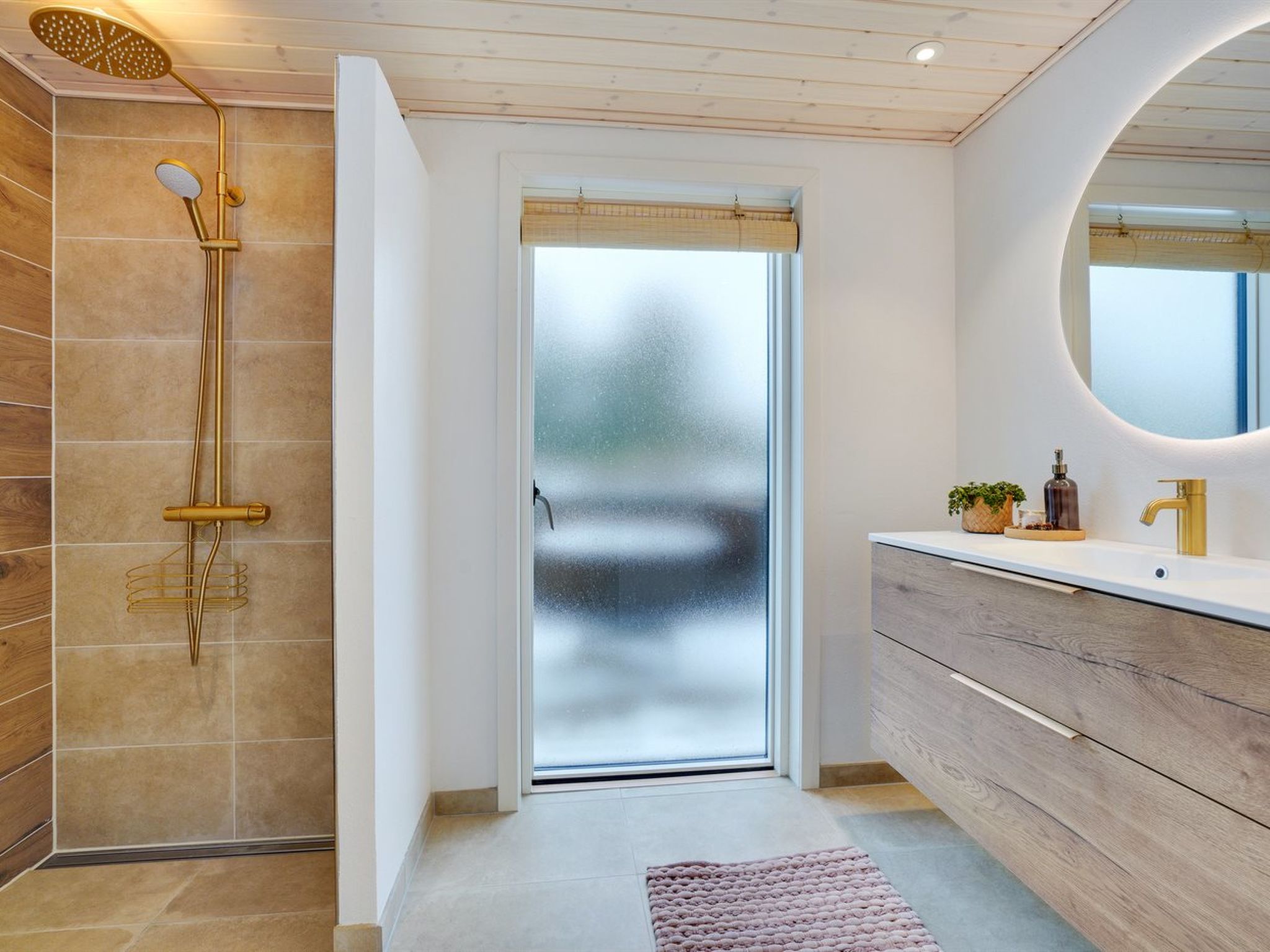 "Reiko" - 1.5km from the sea-Binnen