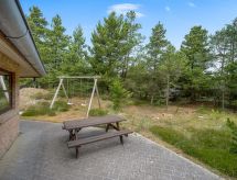 Ruime familiewoning met sauna en speeltuin, 1,5 km van zee in Blåvand - thumbnail 4
