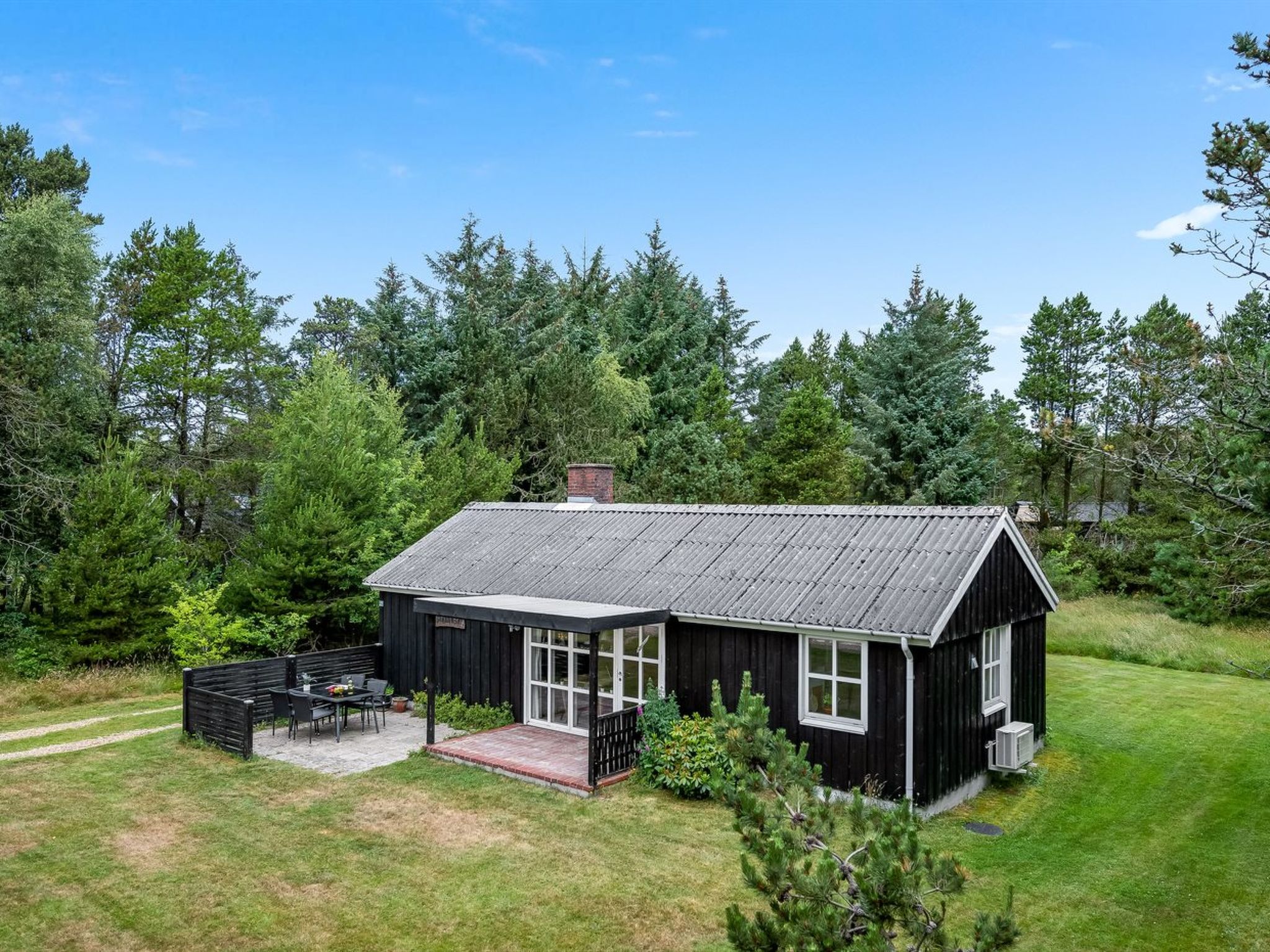 "Thekla" - 3km from the sea