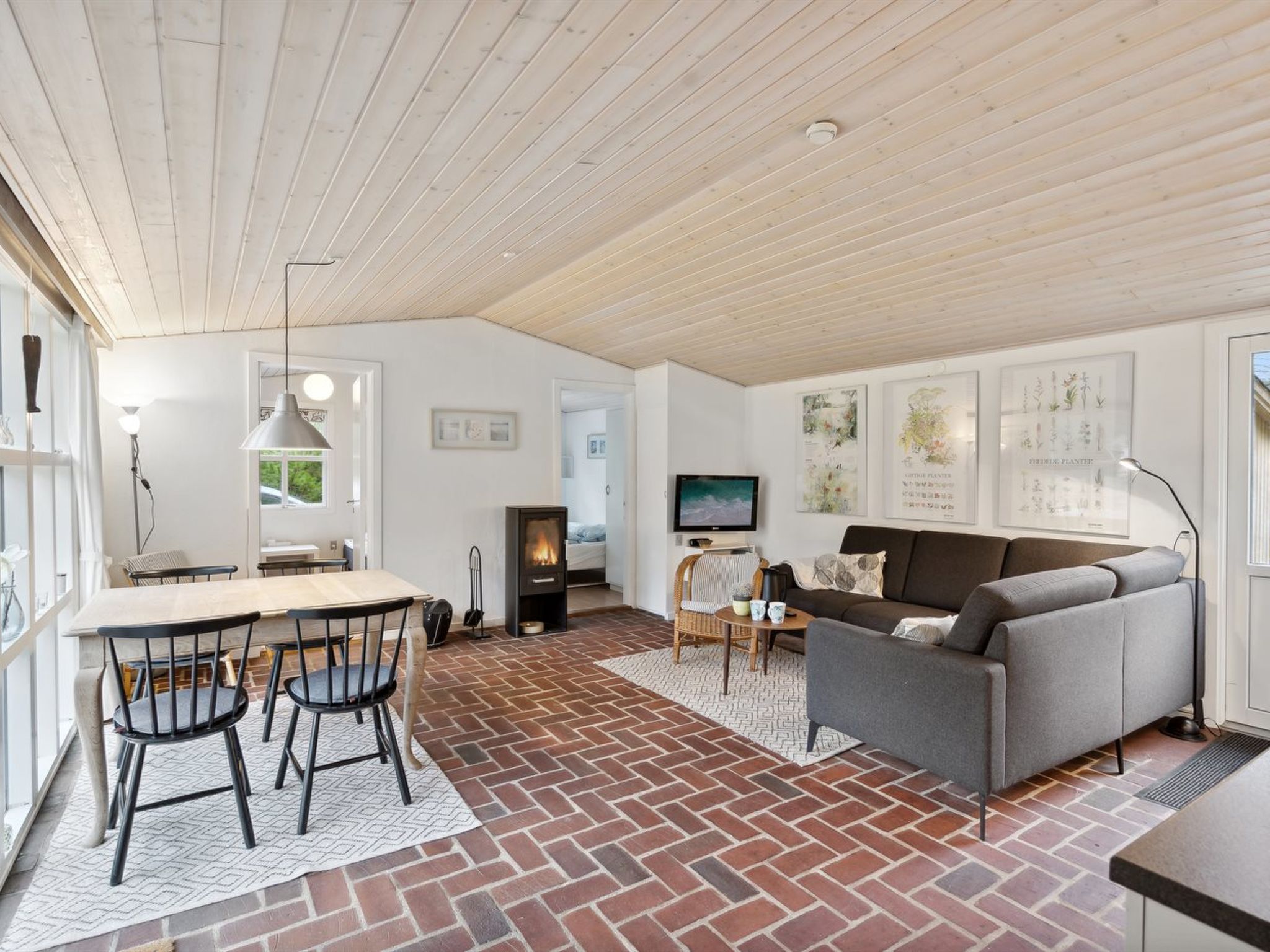 "Thekla" - 3km from the sea