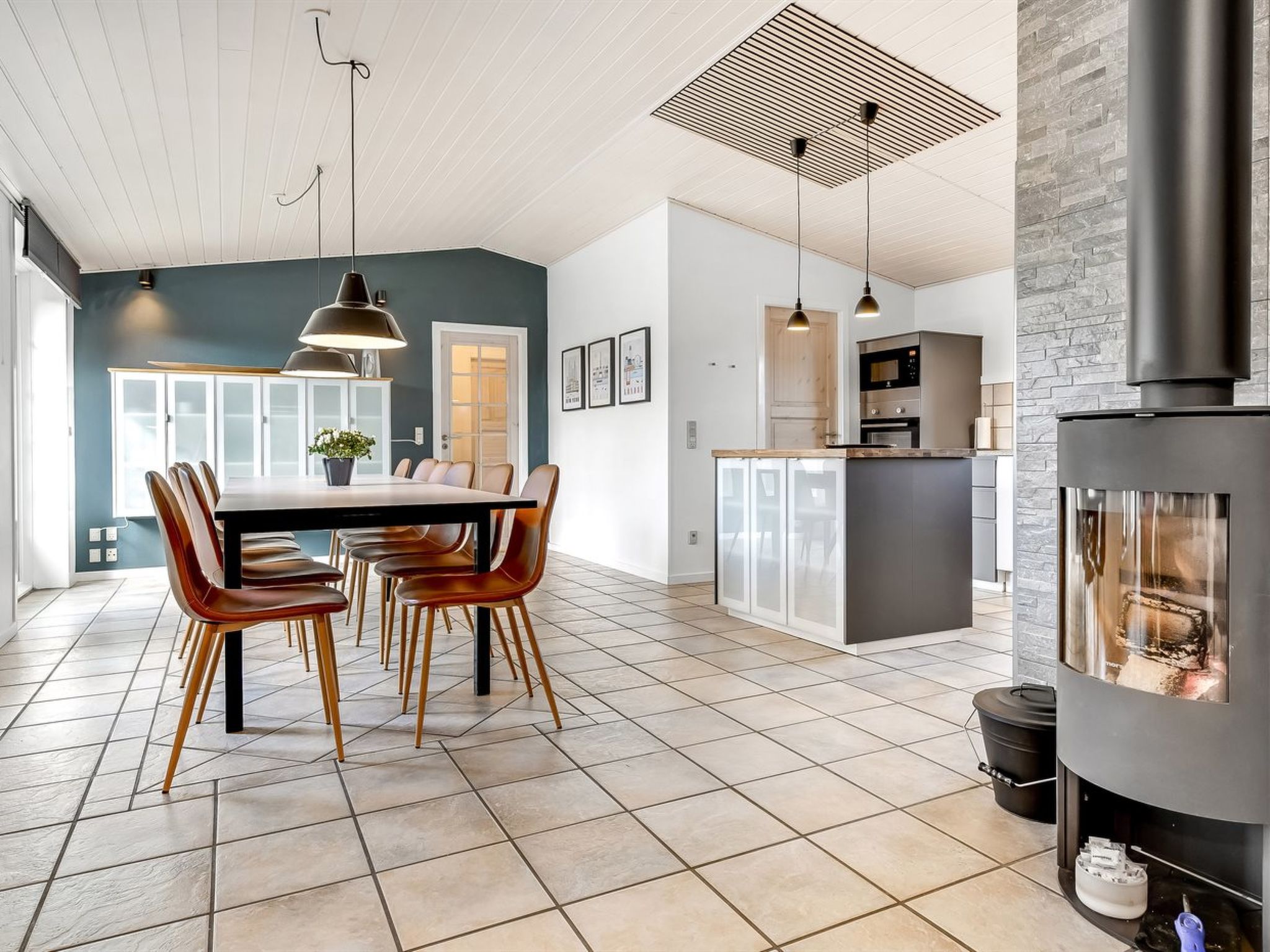 "Alfrida" - 1.5km from the sea - Binnen