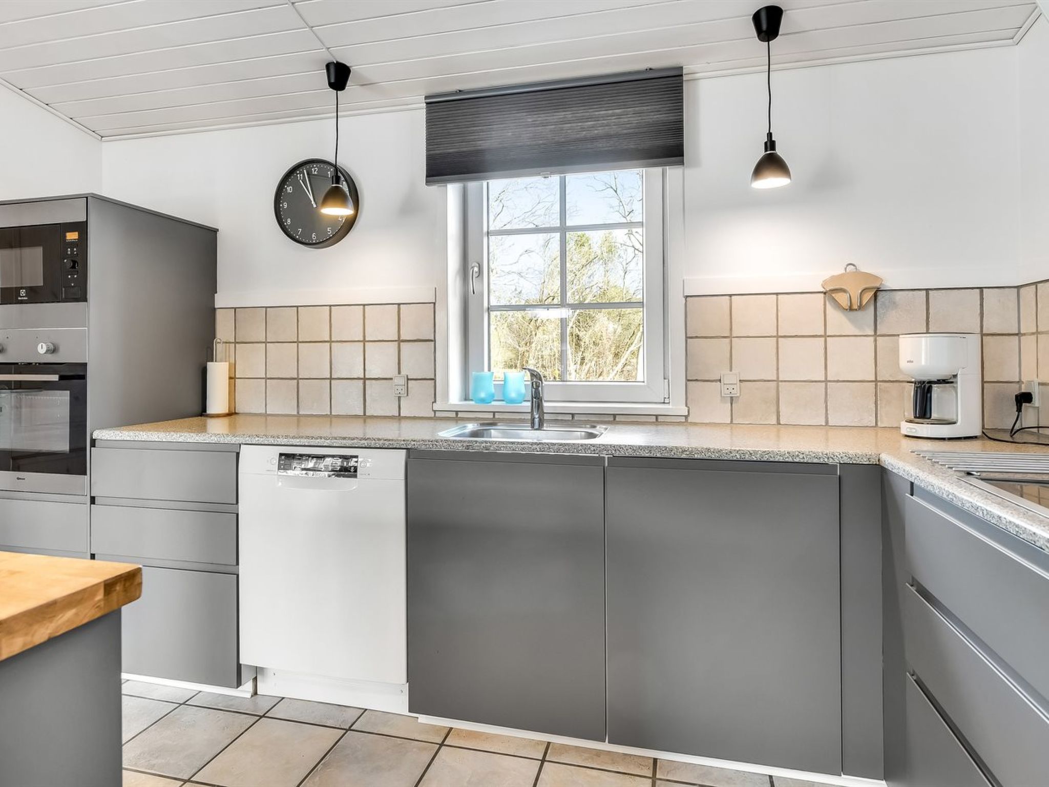 "Alfrida" - 1.5km from the sea - Binnen