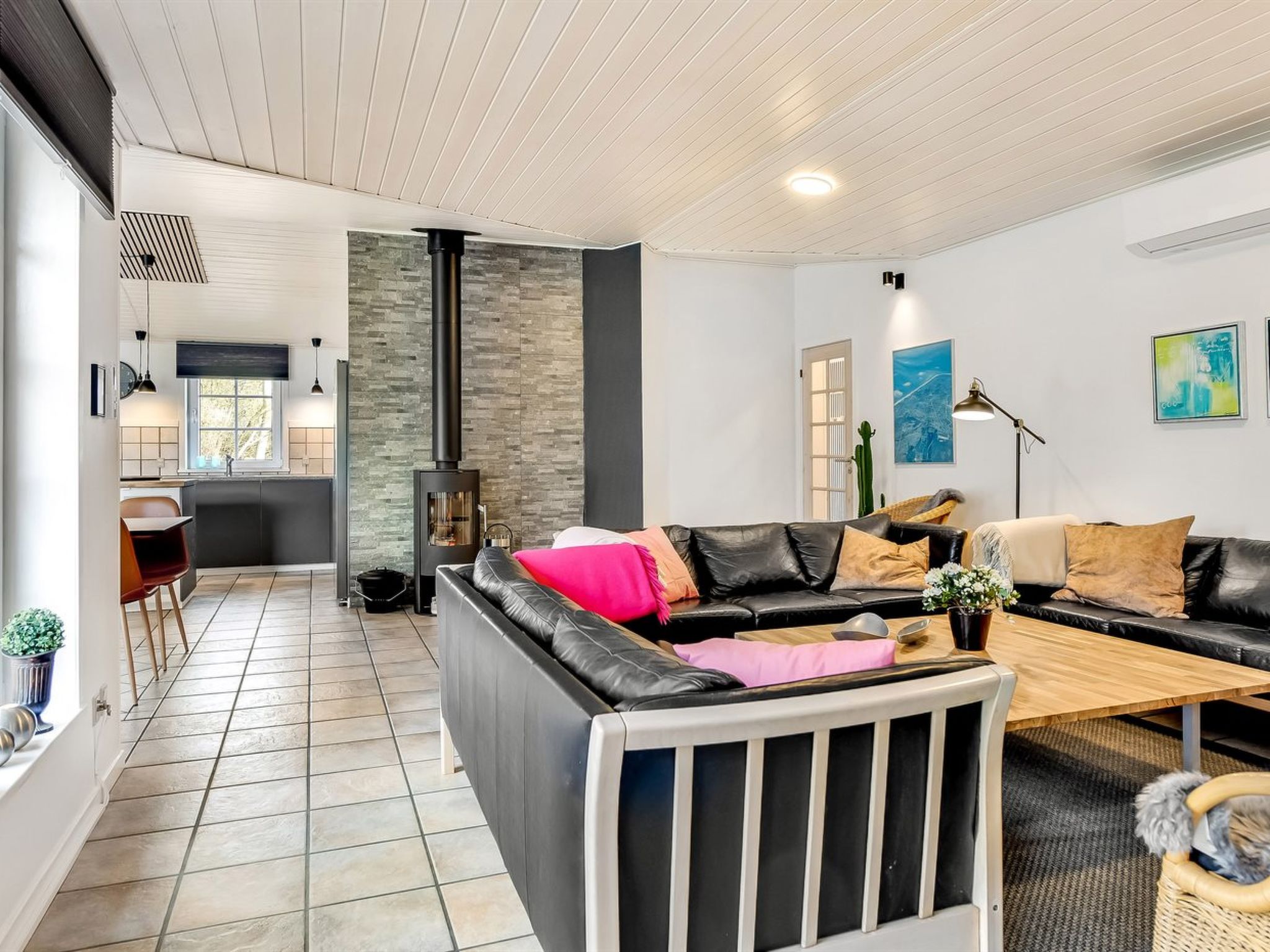 "Alfrida" - 1.5km from the sea - Binnen