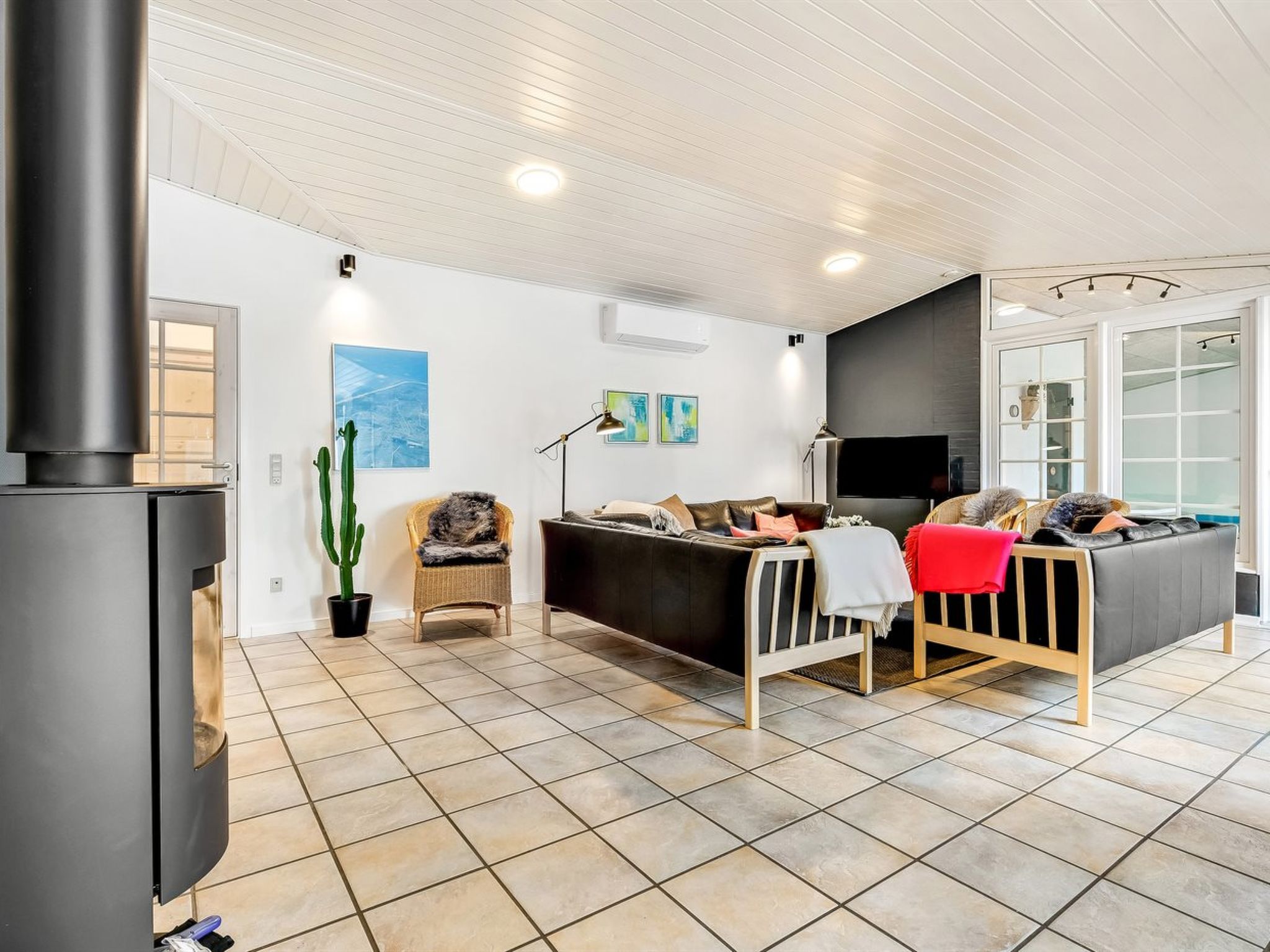 "Alfrida" - 1.5km from the sea - Binnen