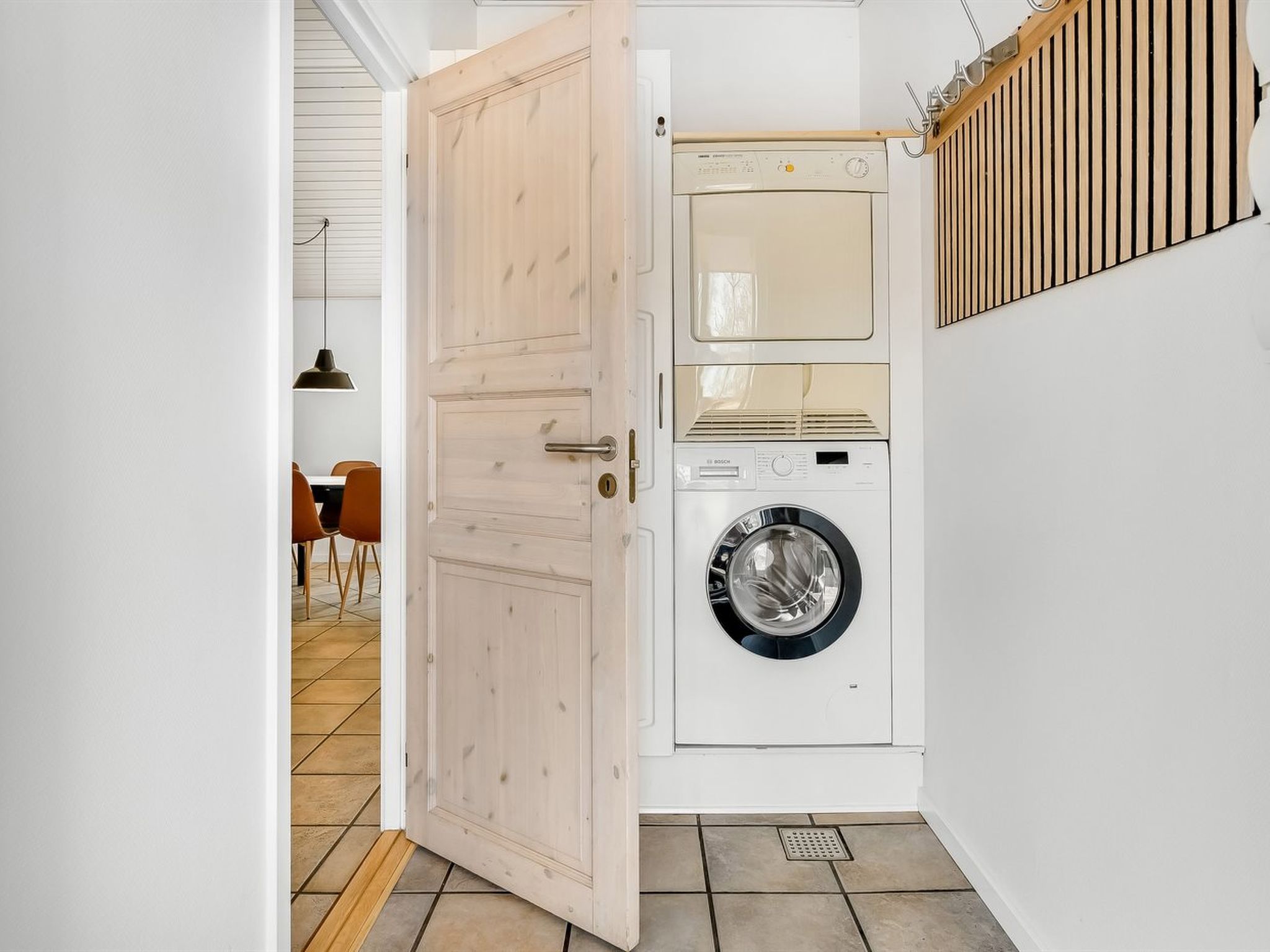 "Alfrida" - 1.5km from the sea - Binnen
