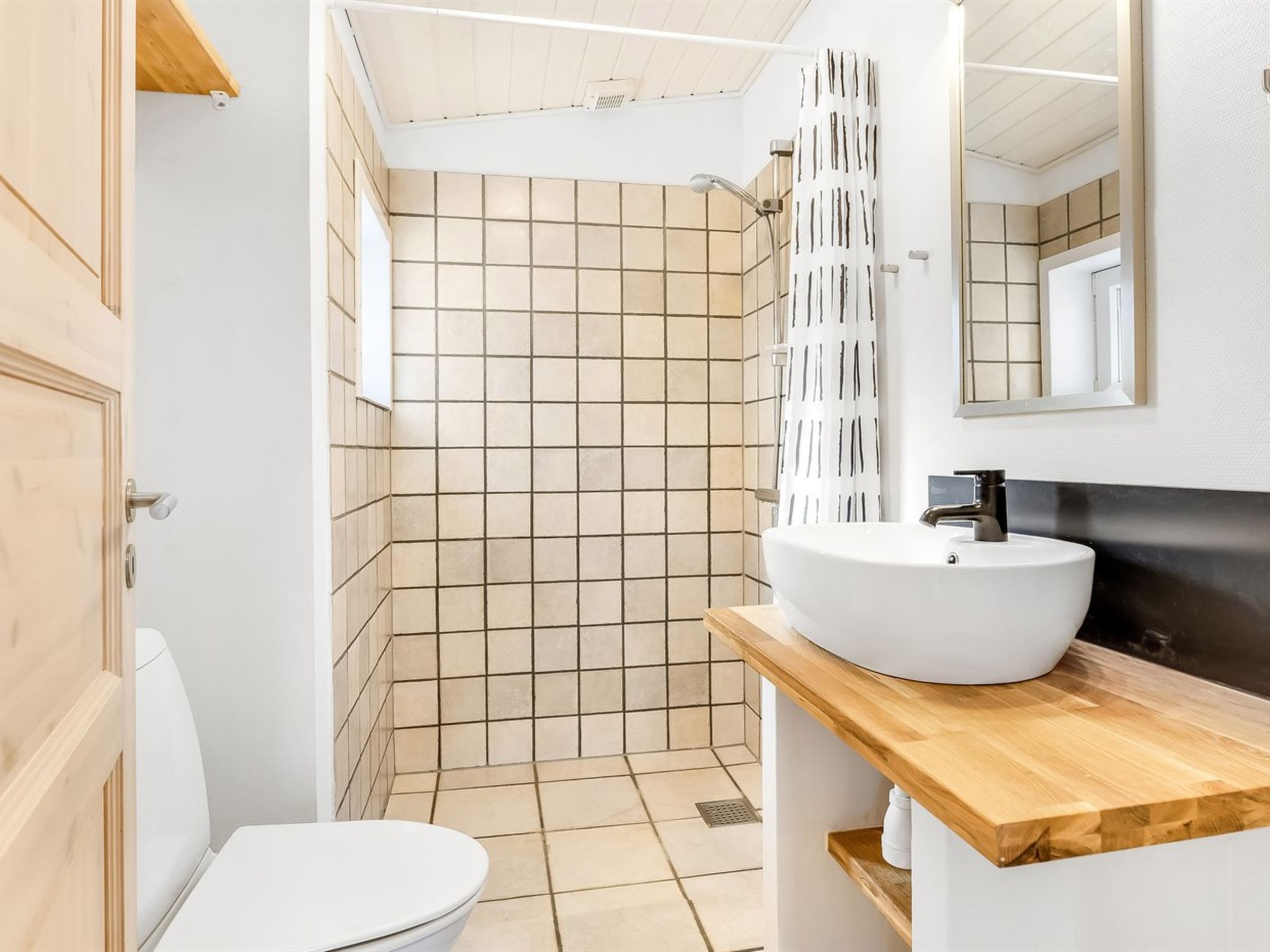 "Alfrida" - 1.5km from the sea - Binnen
