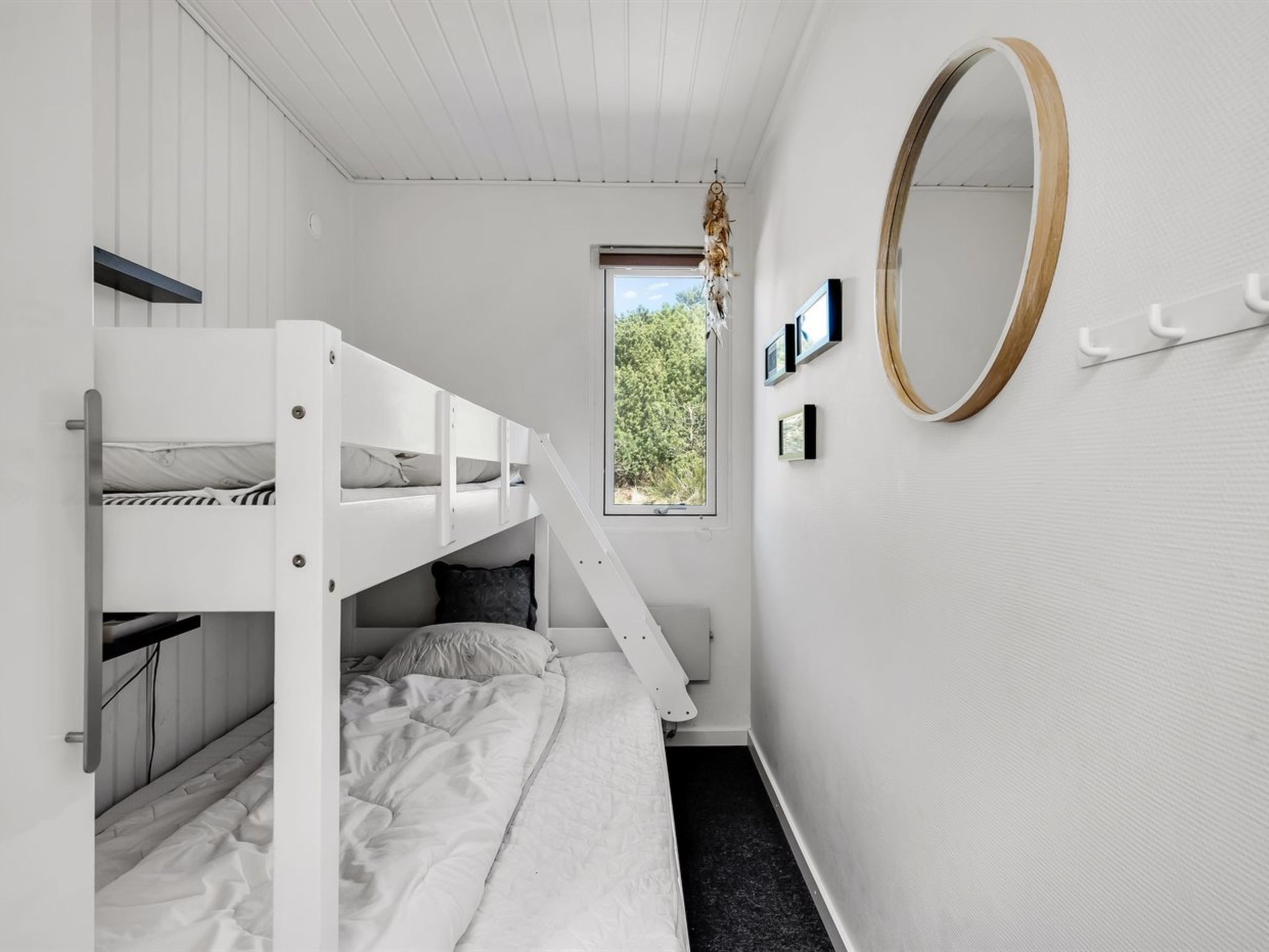 "Clemence" - 900m from the sea - Binnen