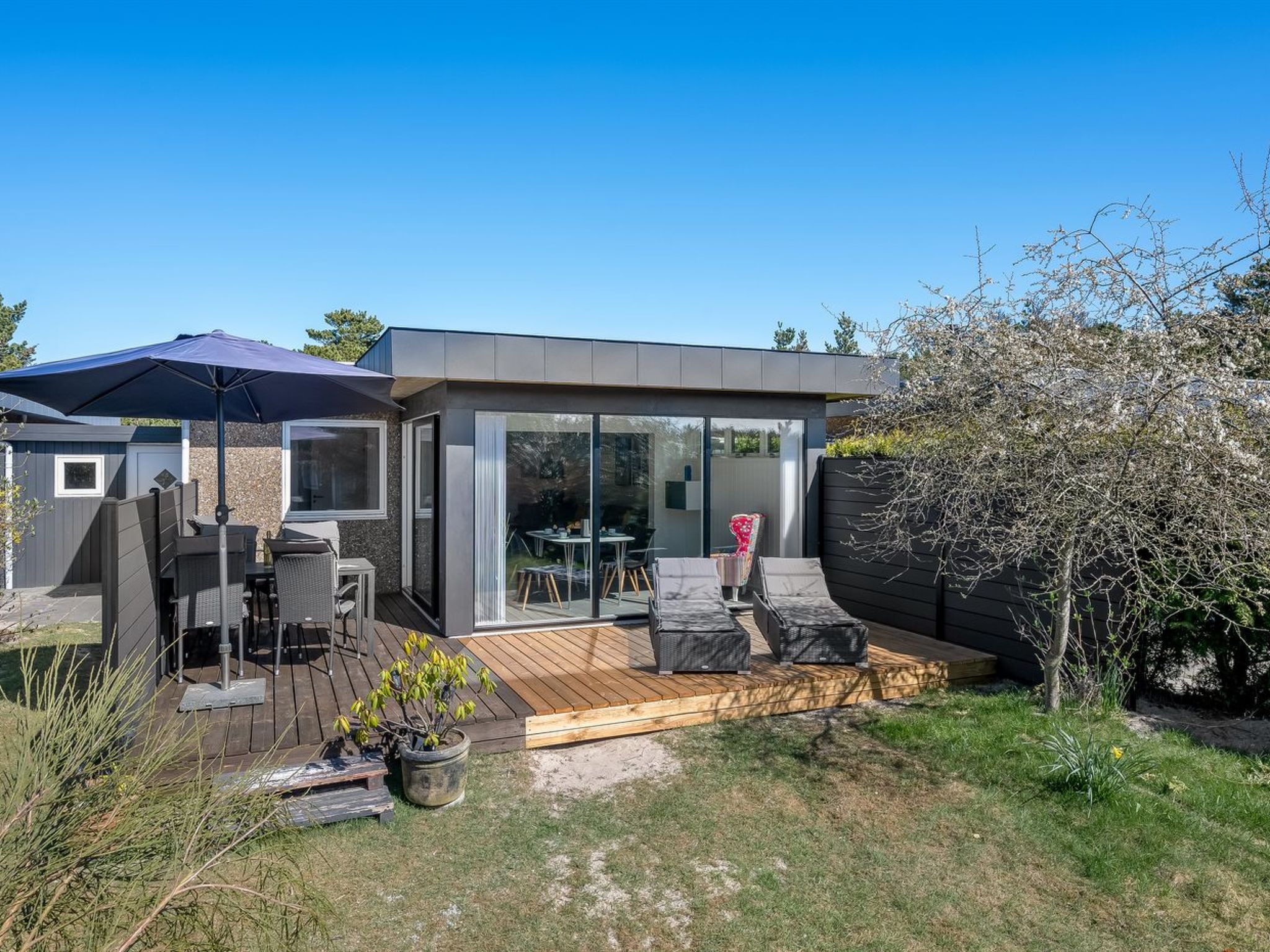 "Clemence" - 900m from the sea - Buiten