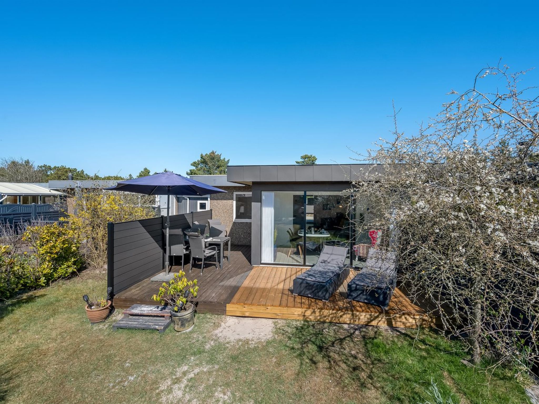 "Clemence" - 900m from the sea - Buiten