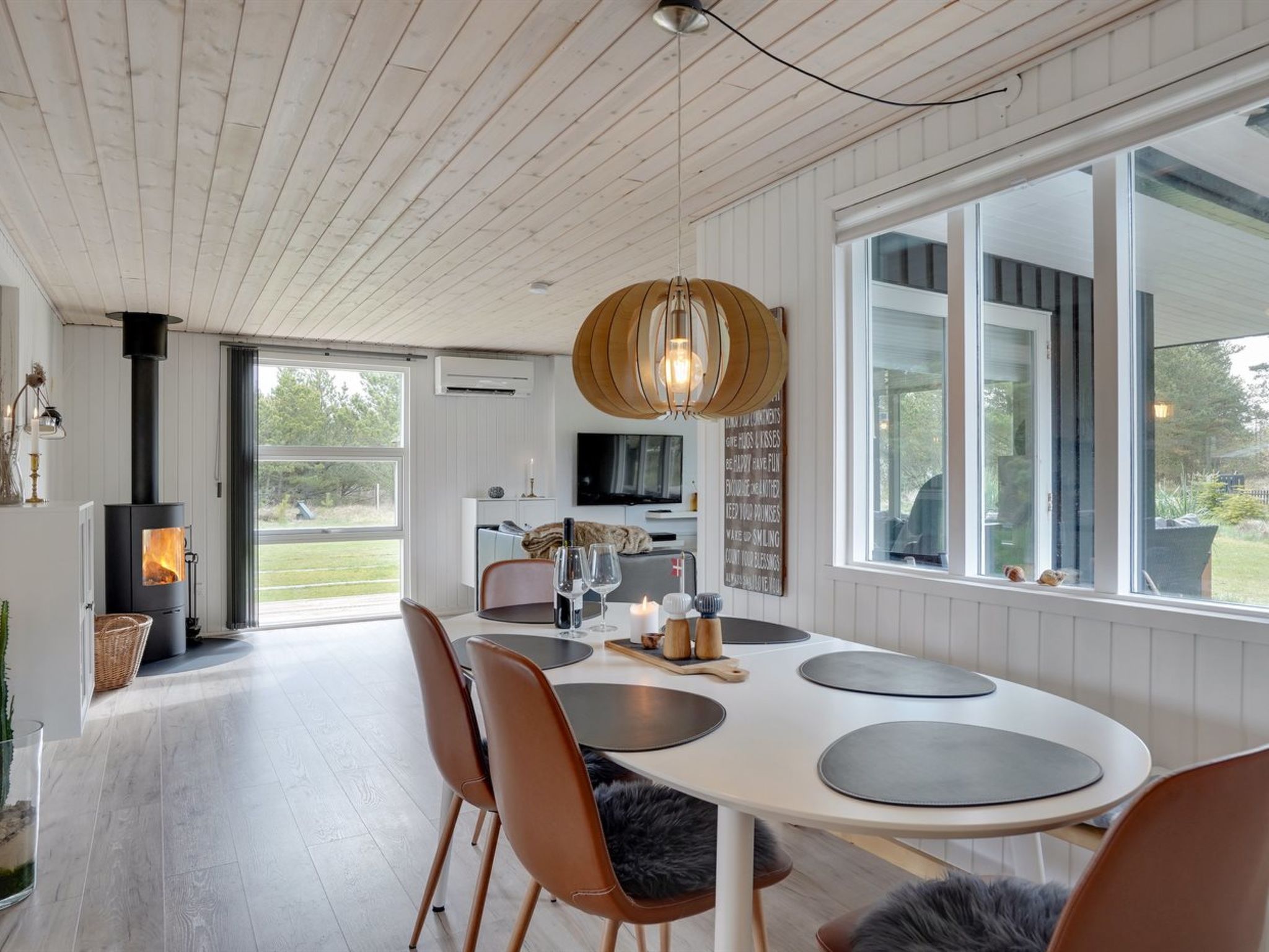 "Monja" - 2.2km from the sea - Binnen
